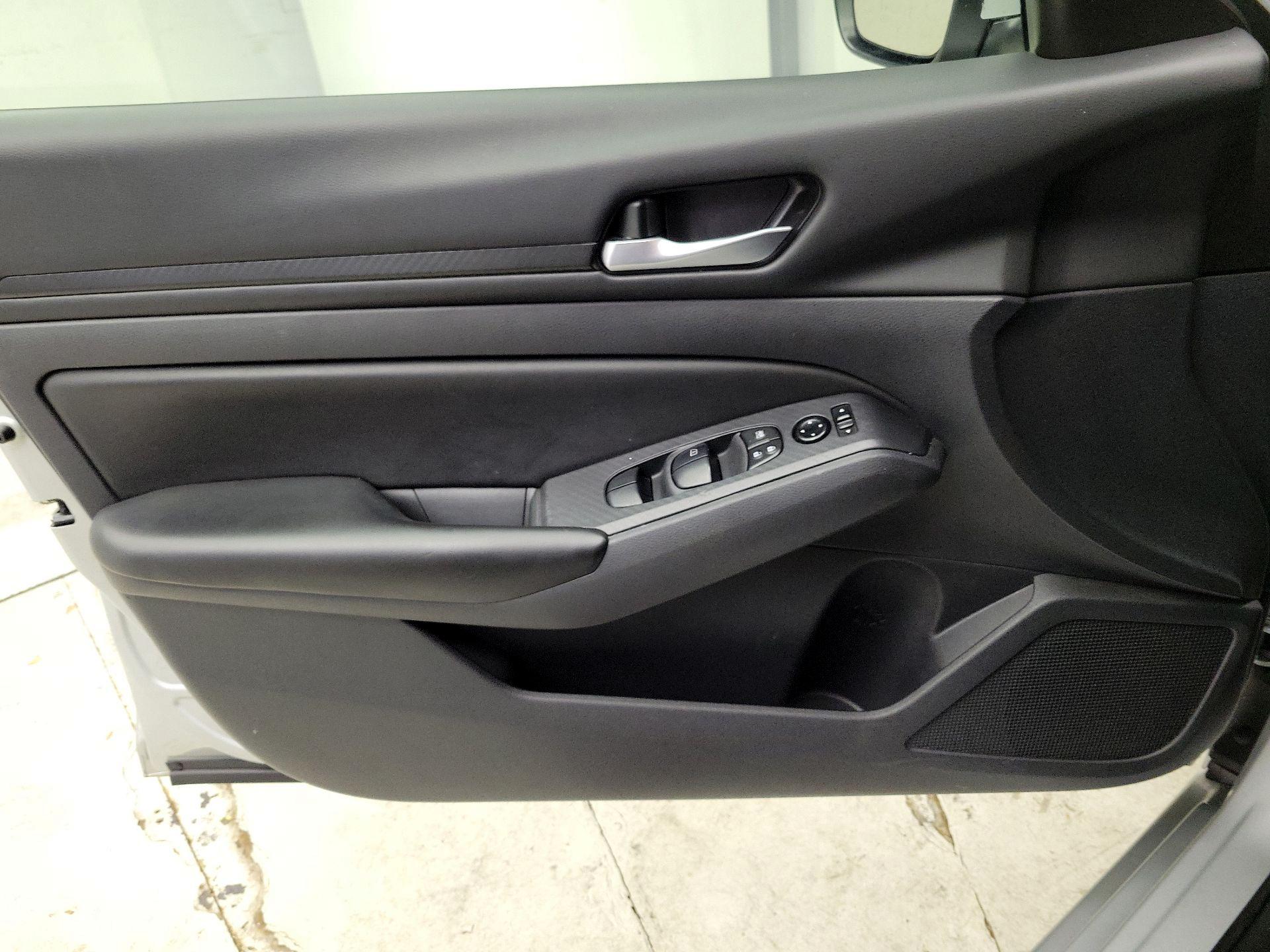 Thumbnail: 2022 Nissan Altima - 12