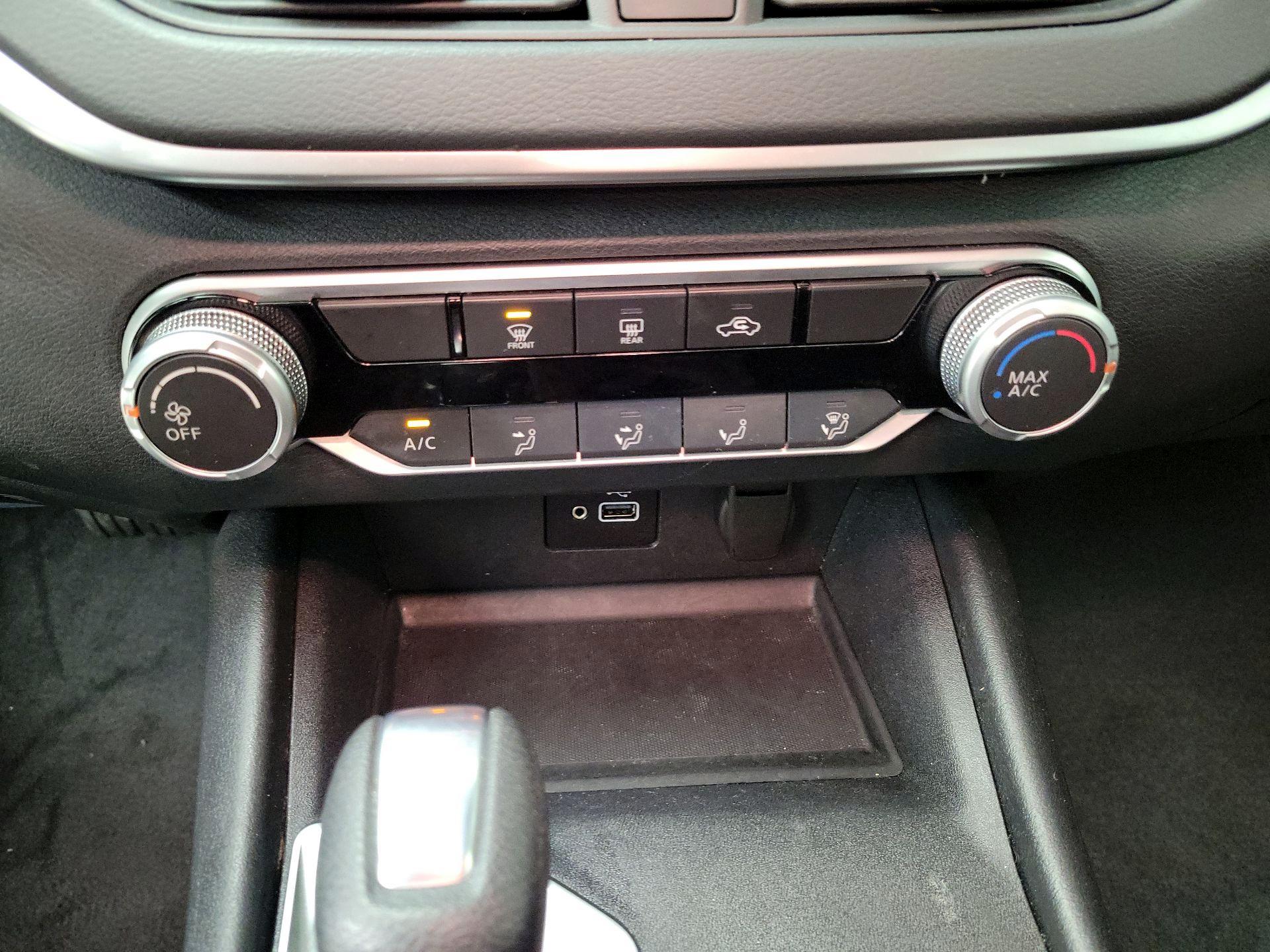 Thumbnail: 2022 Nissan Altima - 16