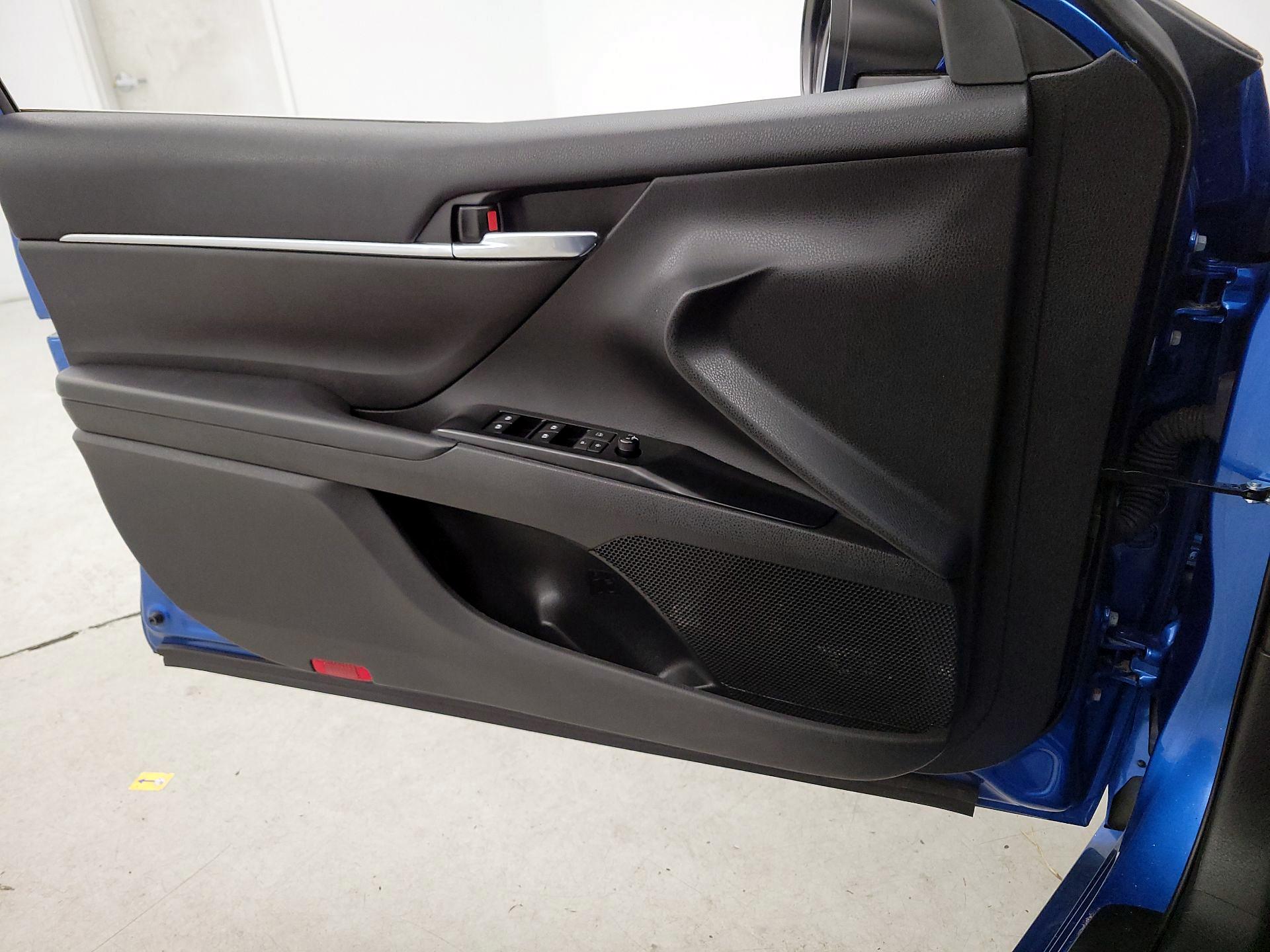 Thumbnail: 2020 Toyota Camry - 12