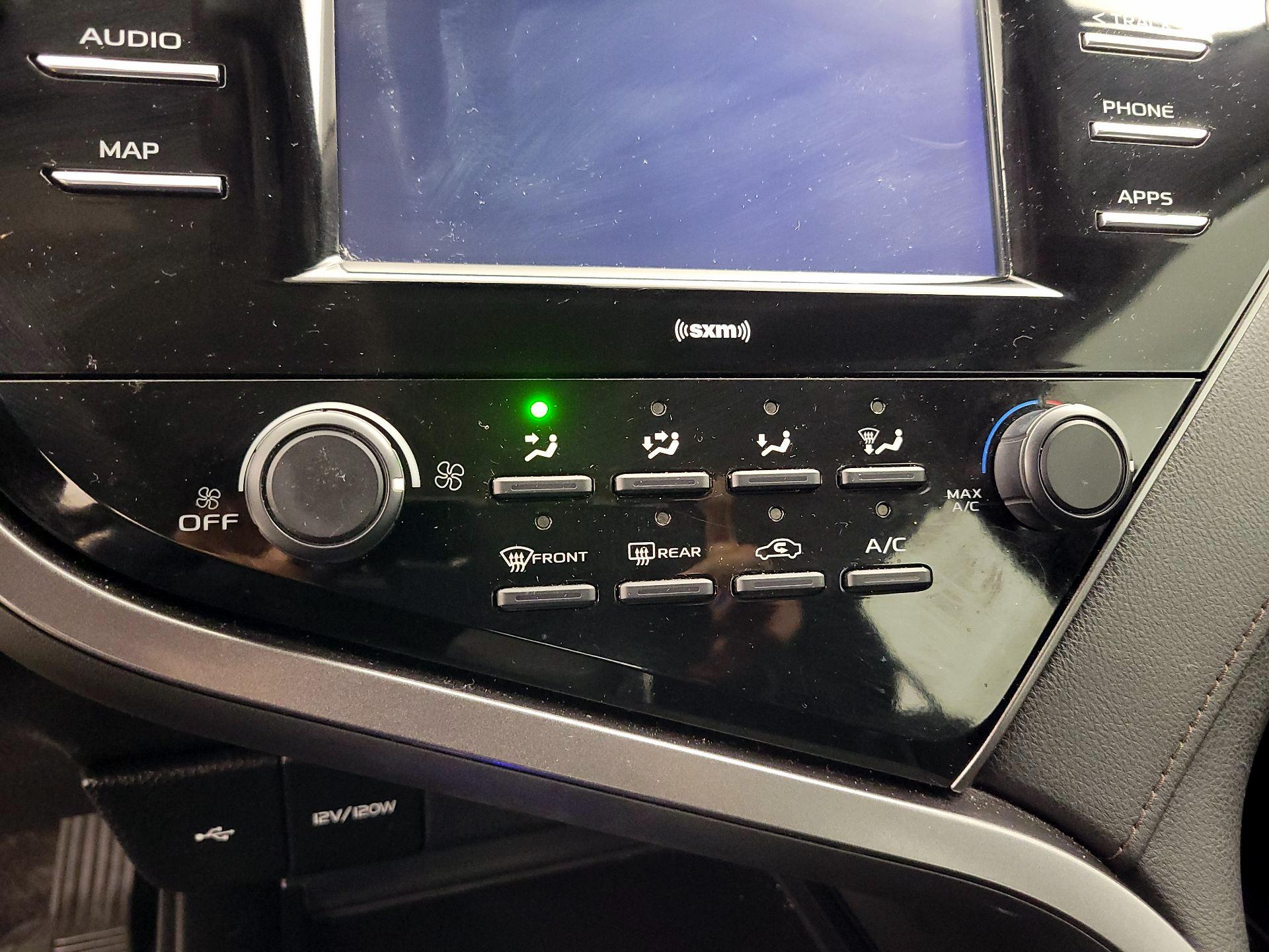 Thumbnail: 2020 Toyota Camry - 16