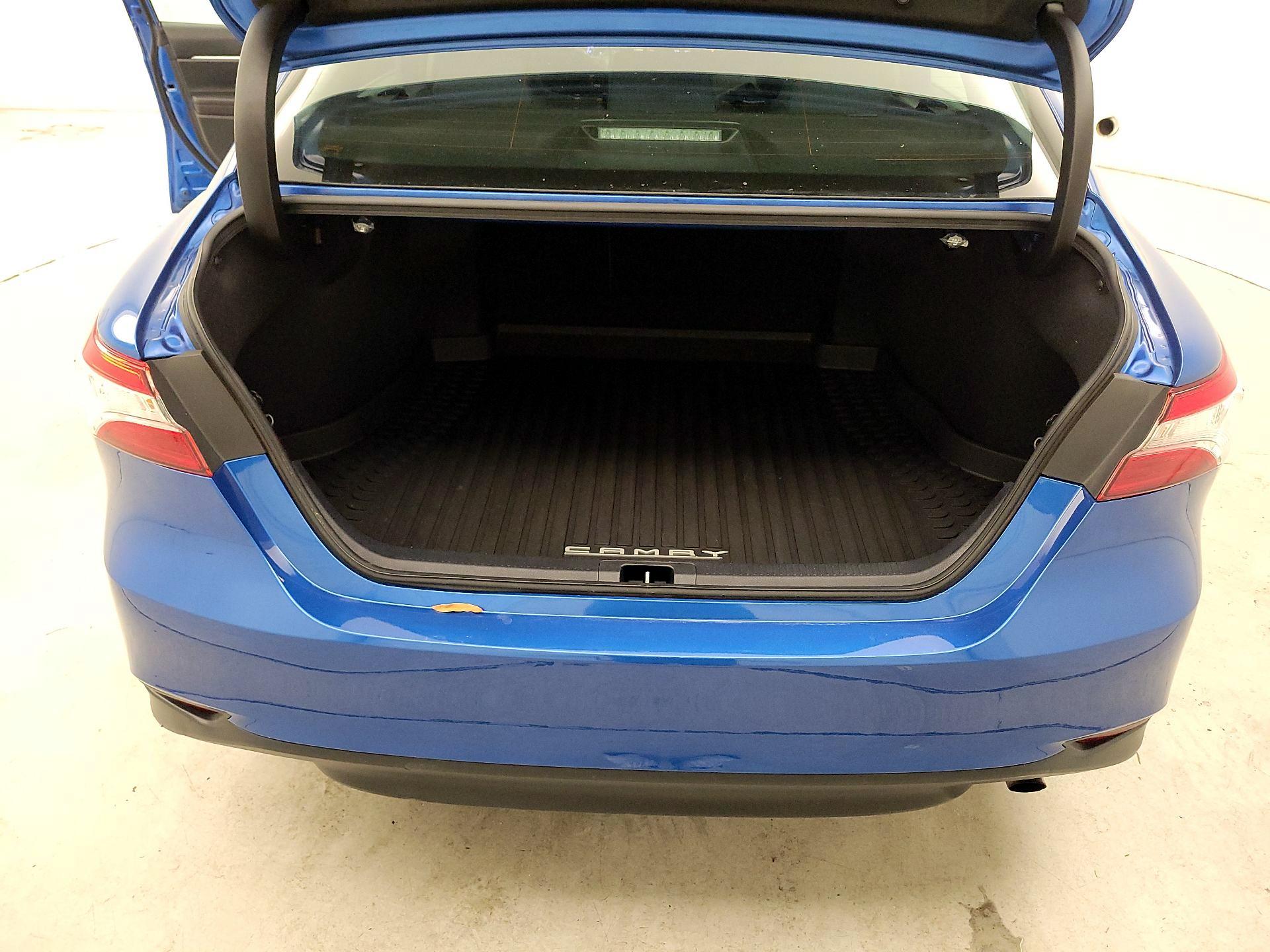 Thumbnail: 2020 Toyota Camry - 20