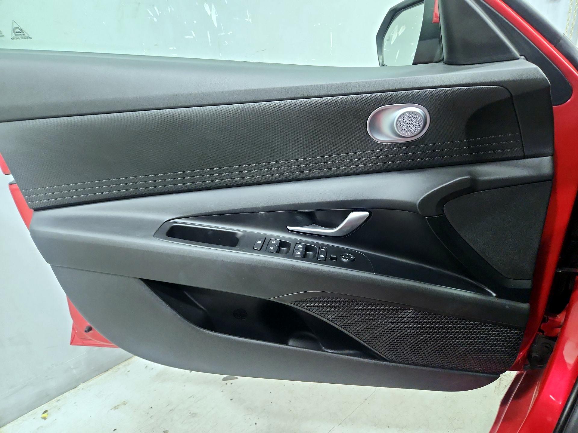 Thumbnail: 2022 Hyundai Elantra - 12