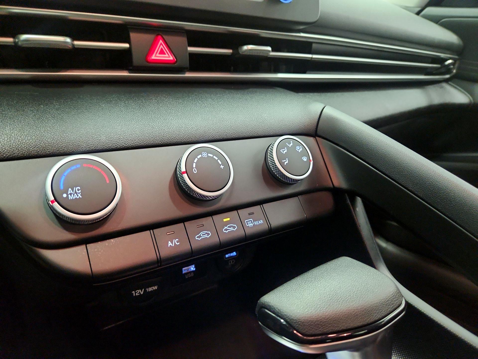 Thumbnail: 2022 Hyundai Elantra - 16