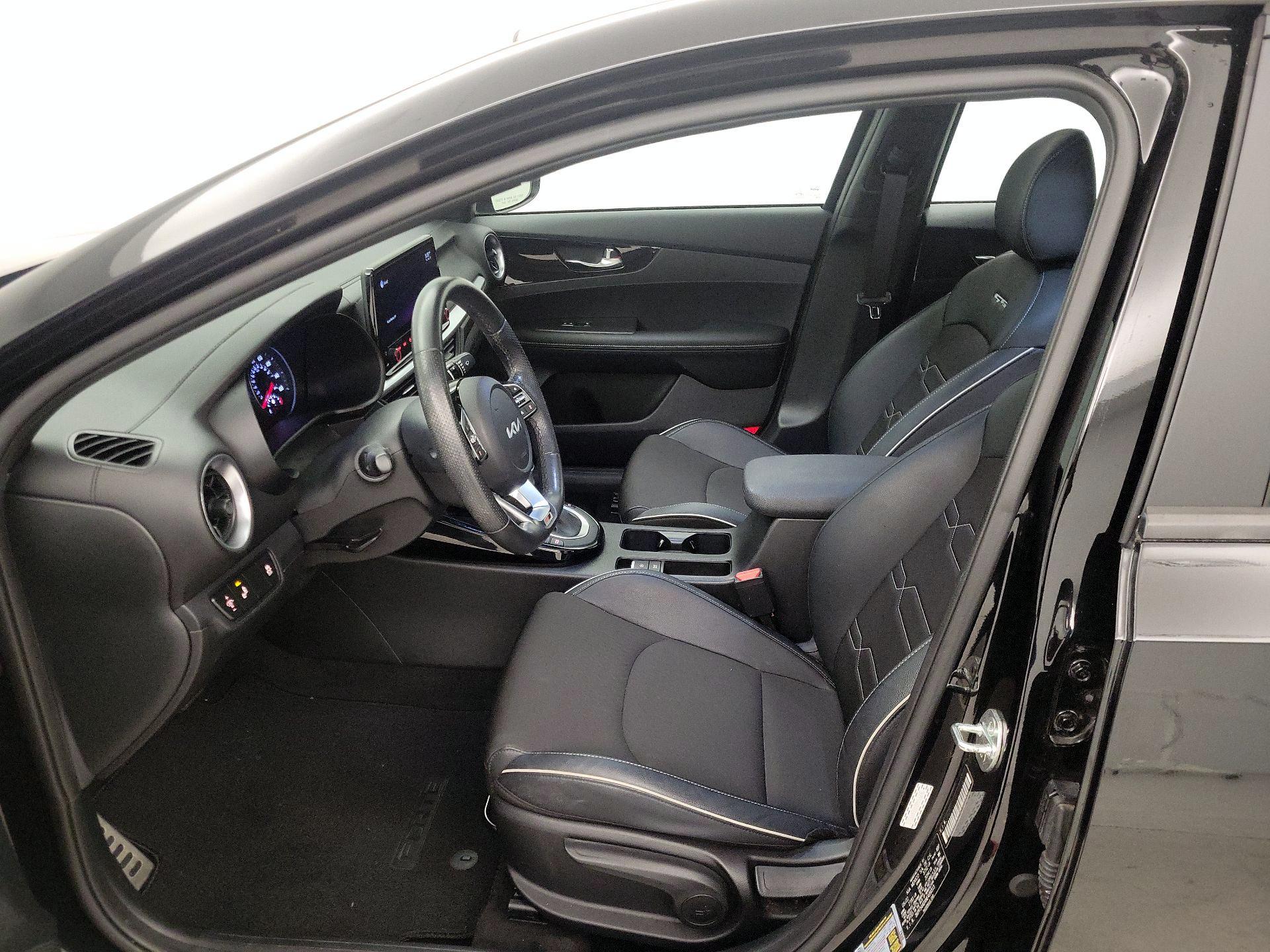 Thumbnail: 2022 Kia Forte - 11