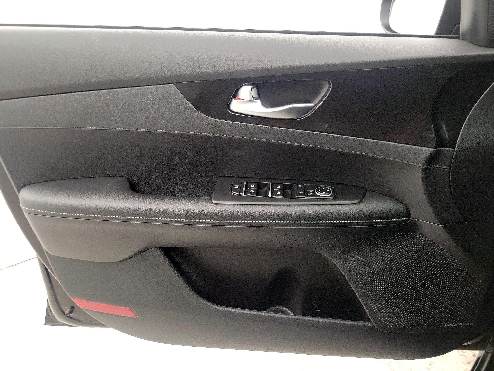 Thumbnail: 2022 Kia Forte - 12