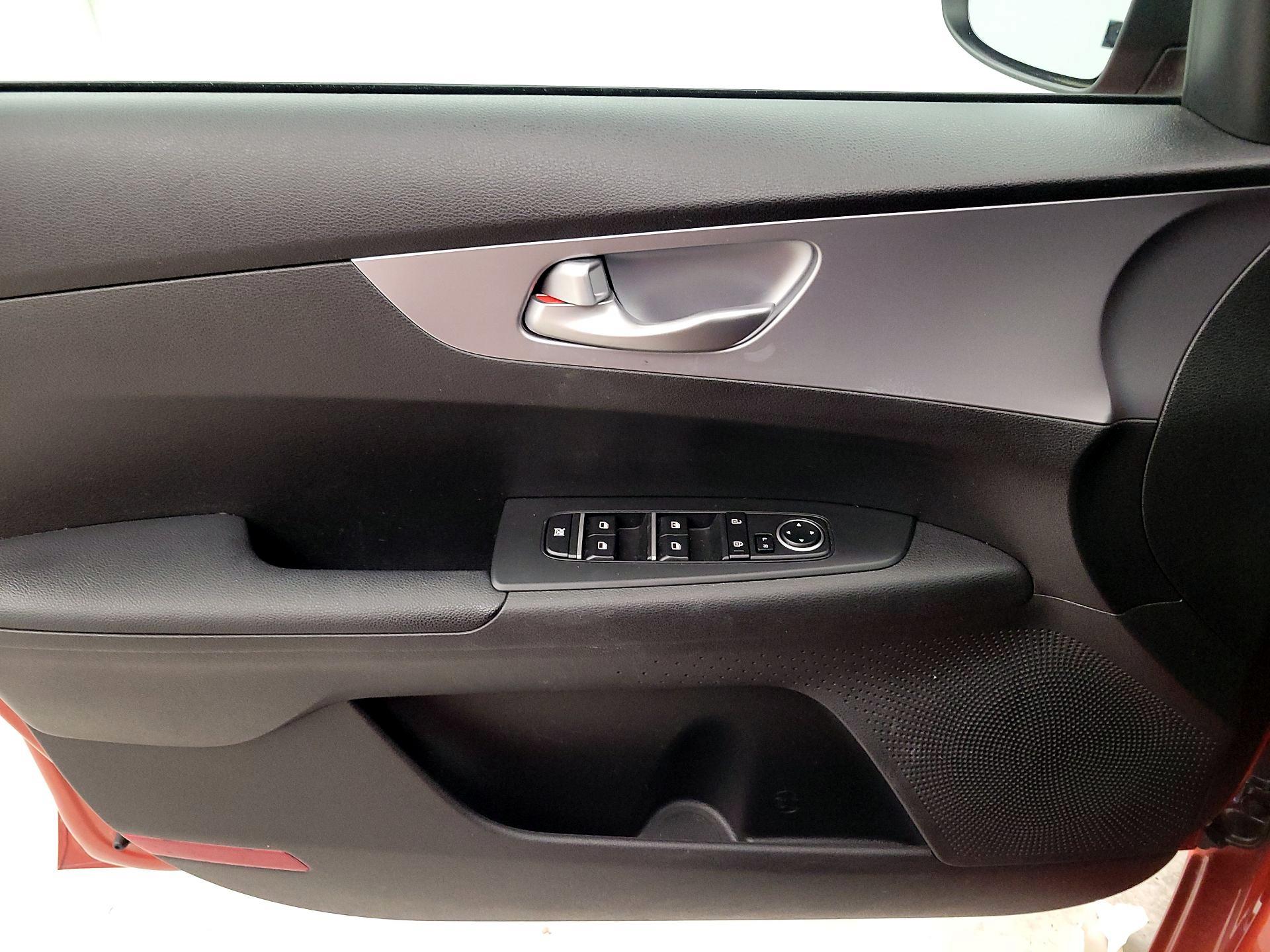 Thumbnail: 2022 Kia Forte - 12