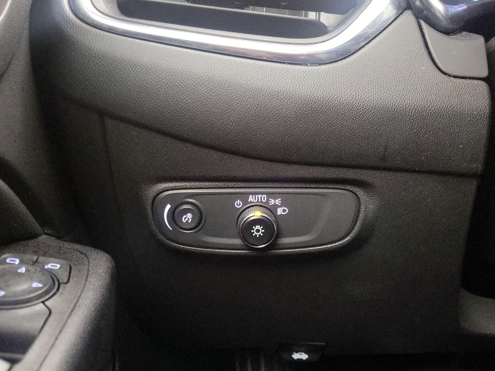 Thumbnail: 2022 Chevrolet Equinox - 13