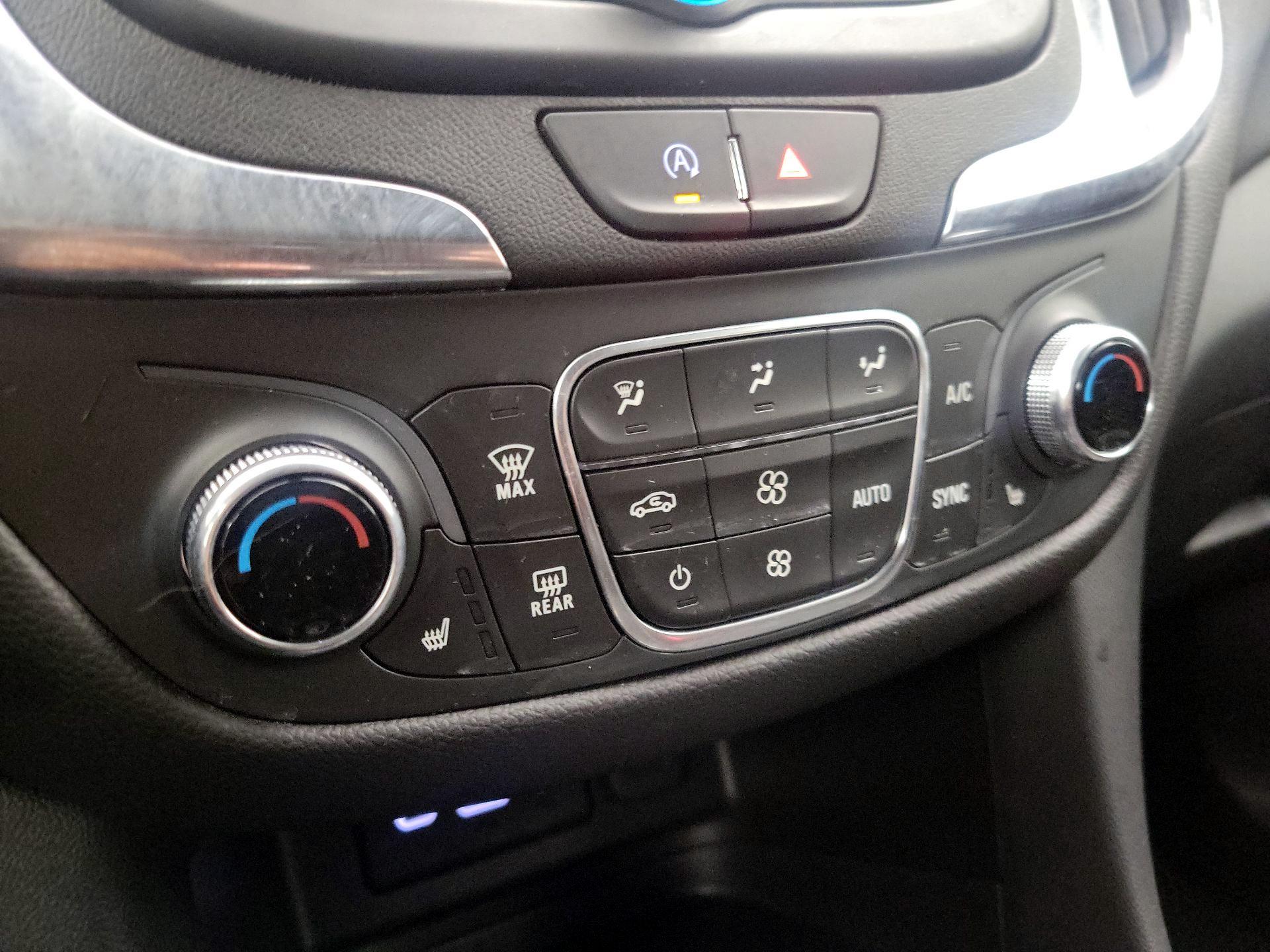 Thumbnail: 2022 Chevrolet Equinox - 16