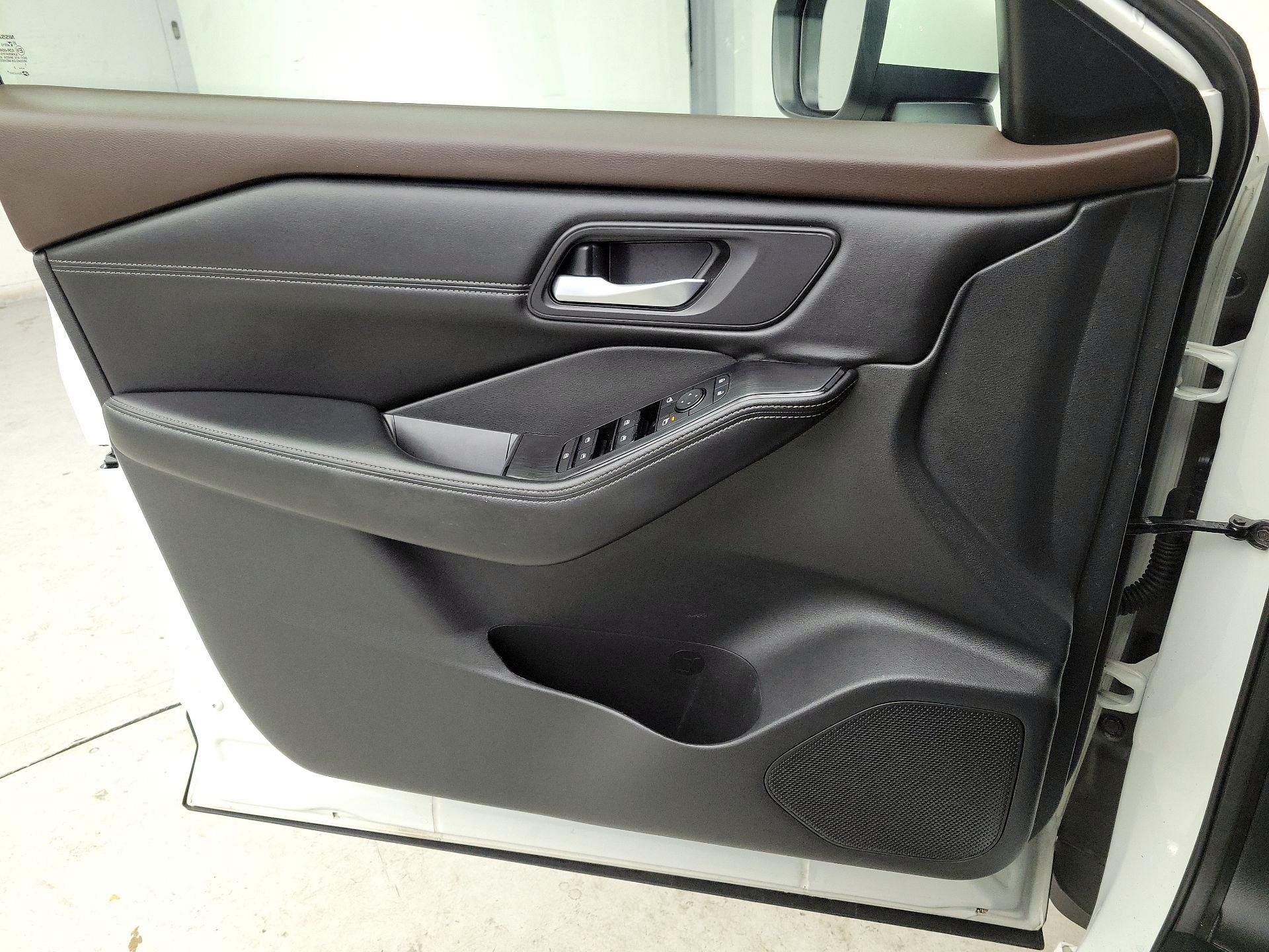 Thumbnail: 2022 Nissan Rogue - 12