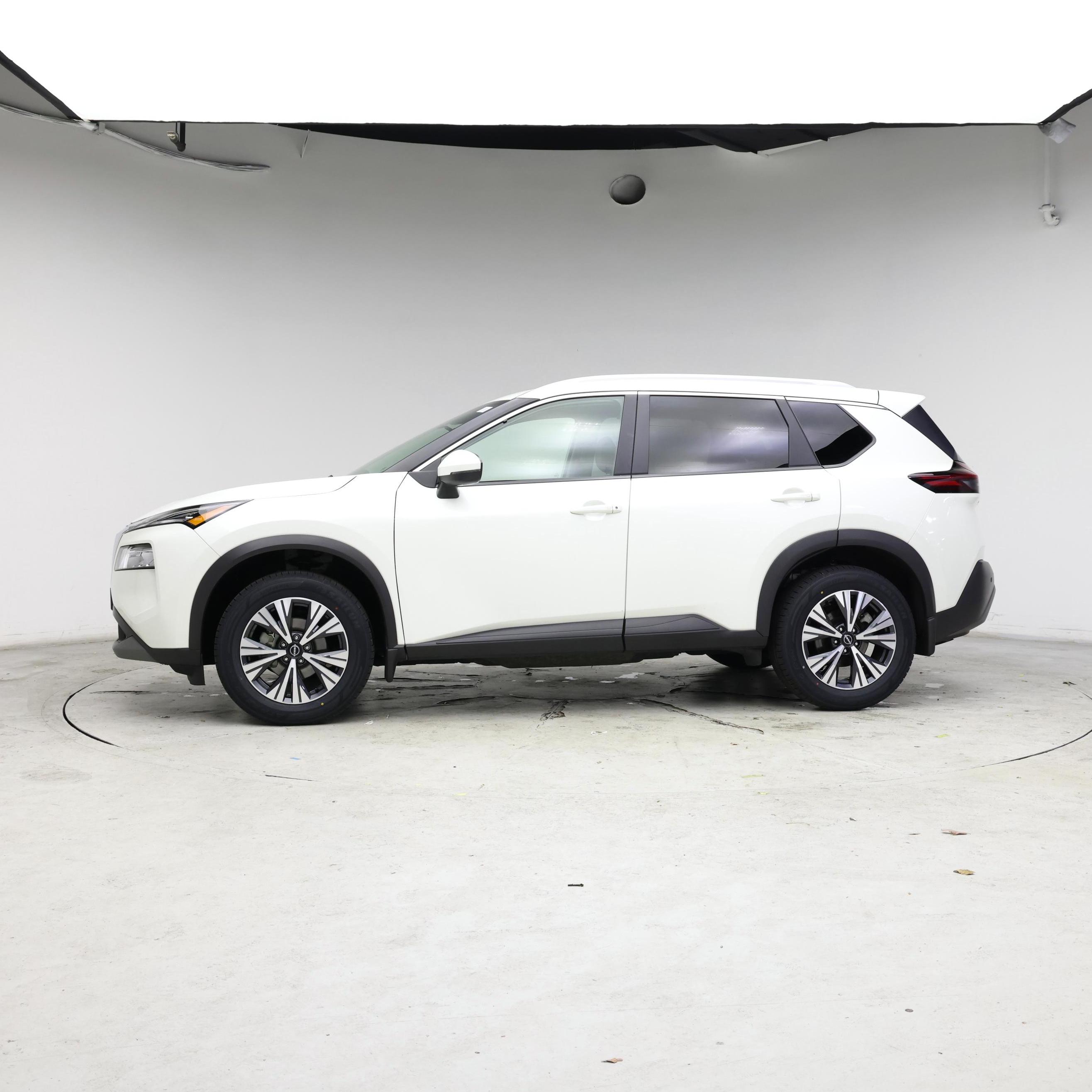 Thumbnail: 2022 Nissan Rogue - 3