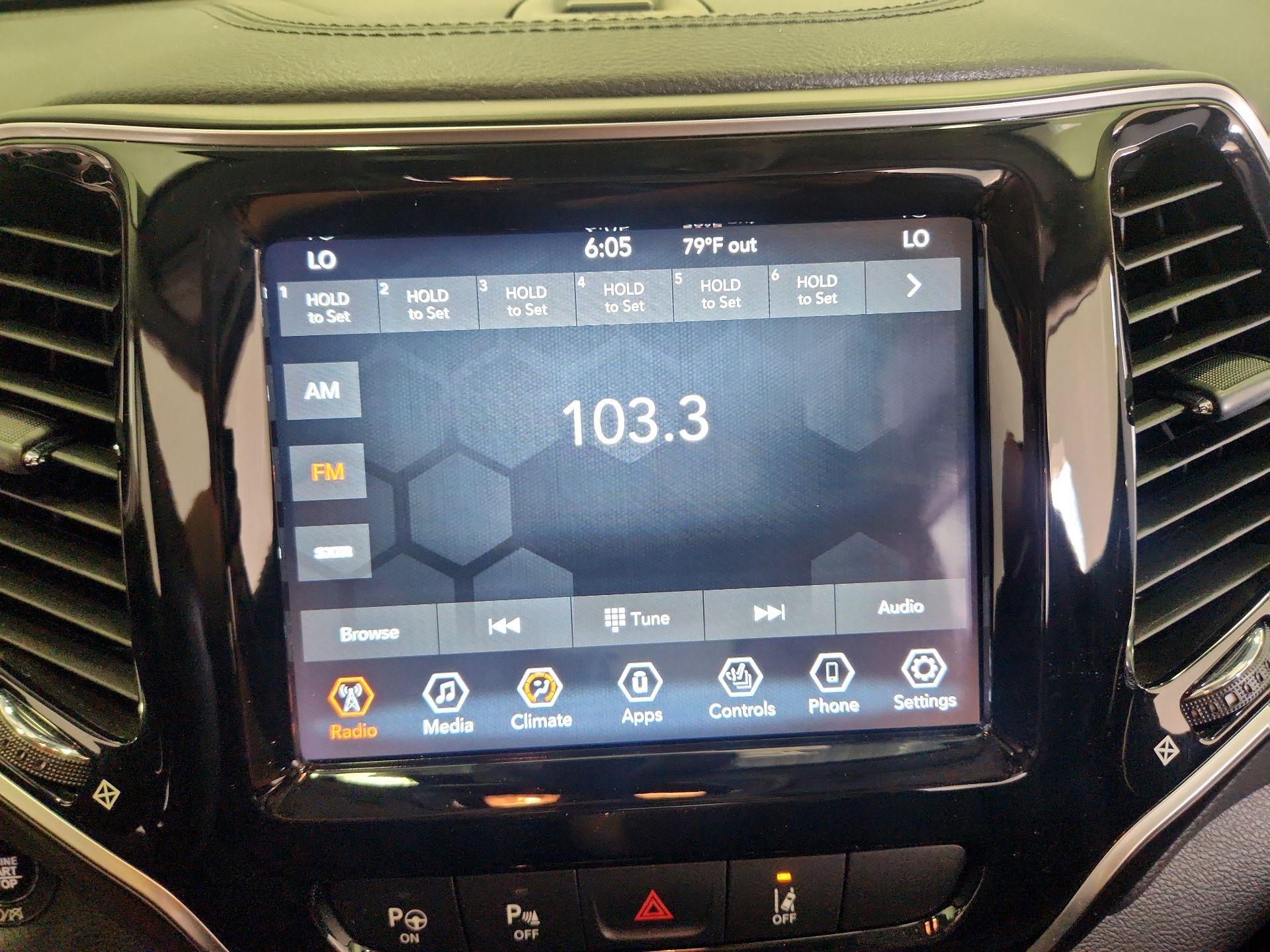 Thumbnail: 2021 Jeep Cherokee - 15