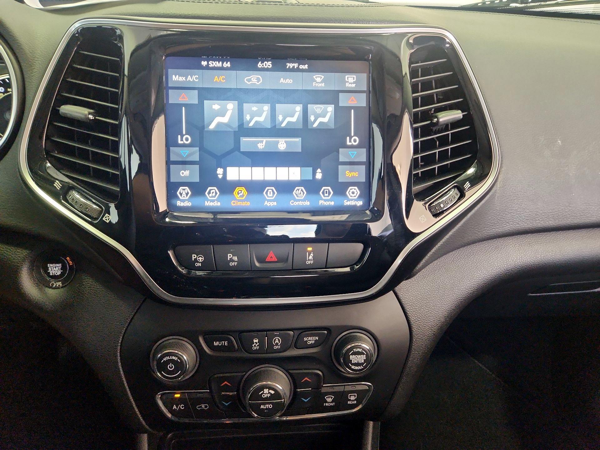 Thumbnail: 2021 Jeep Cherokee - 16