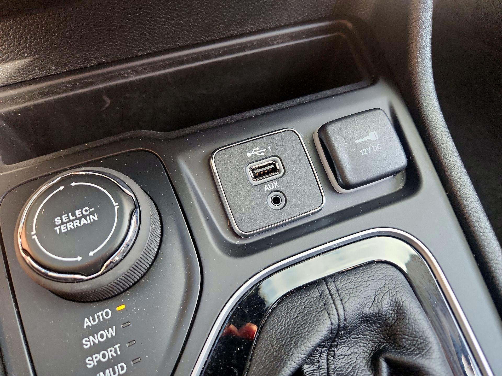 Thumbnail: 2021 Jeep Cherokee - 18