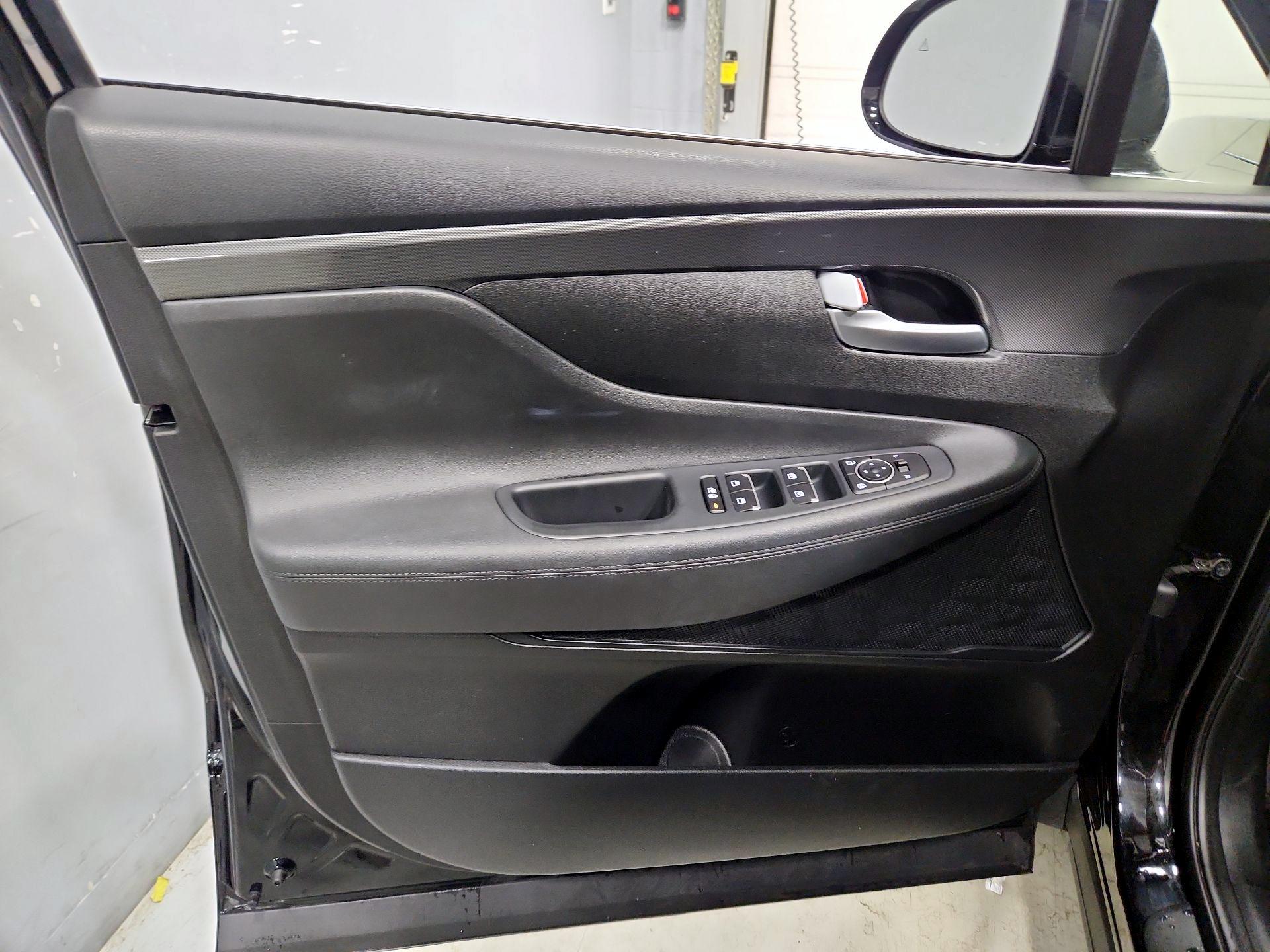 Thumbnail: 2023 Hyundai Santa Fe - 12