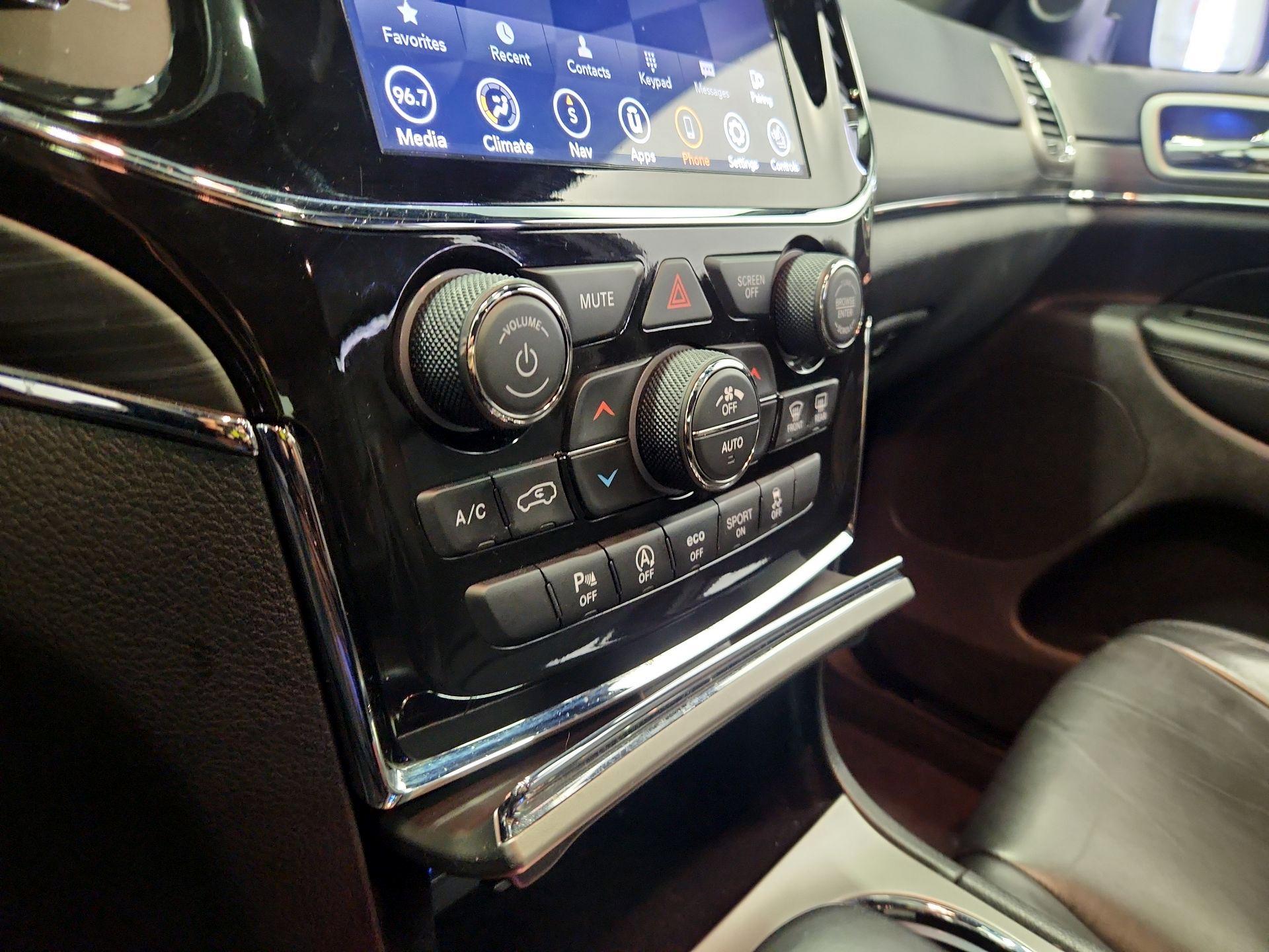 Thumbnail: 2021 Jeep Grand Cherokee - 17