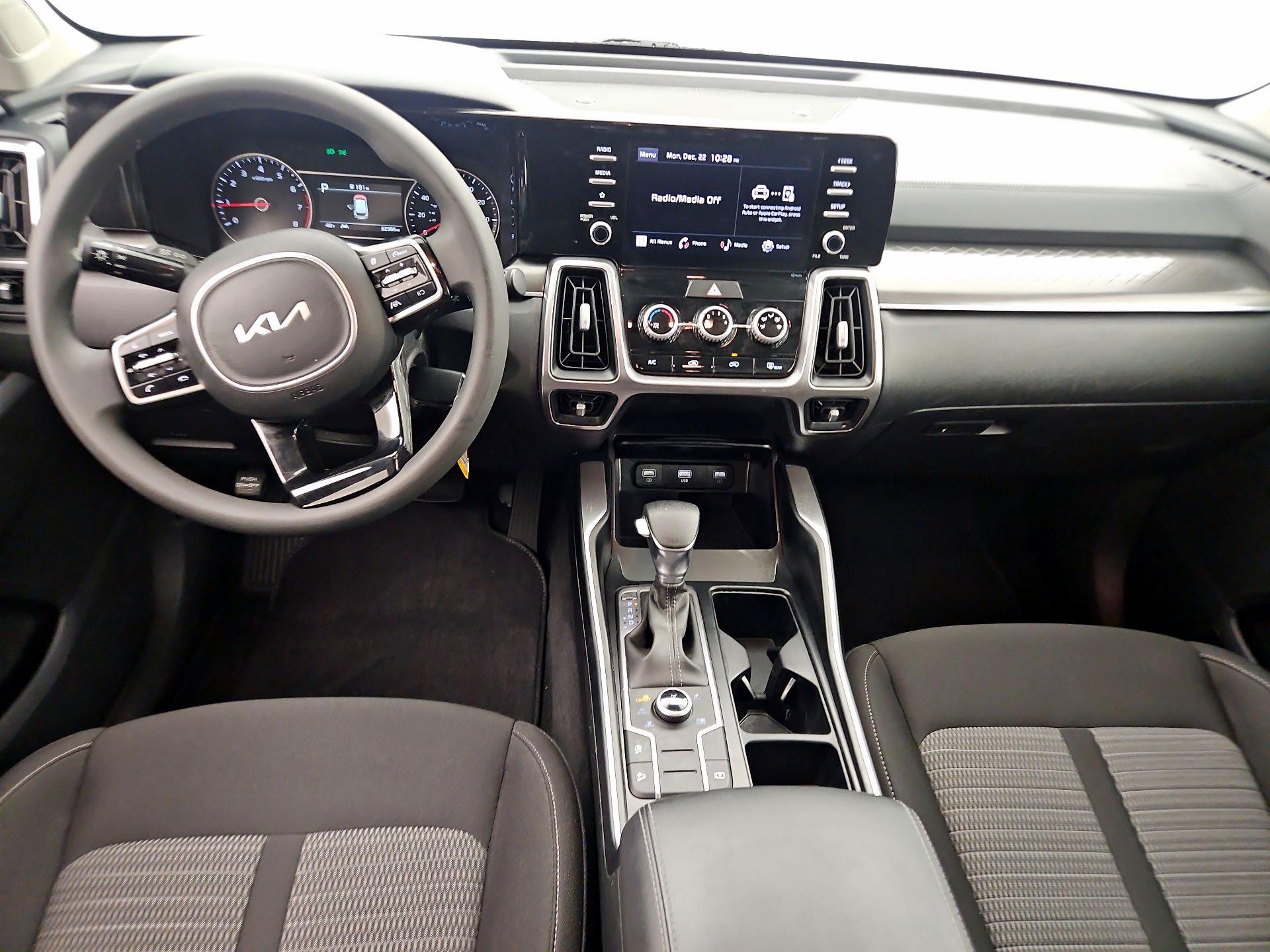 Thumbnail: 2022 Kia Sorento - 9