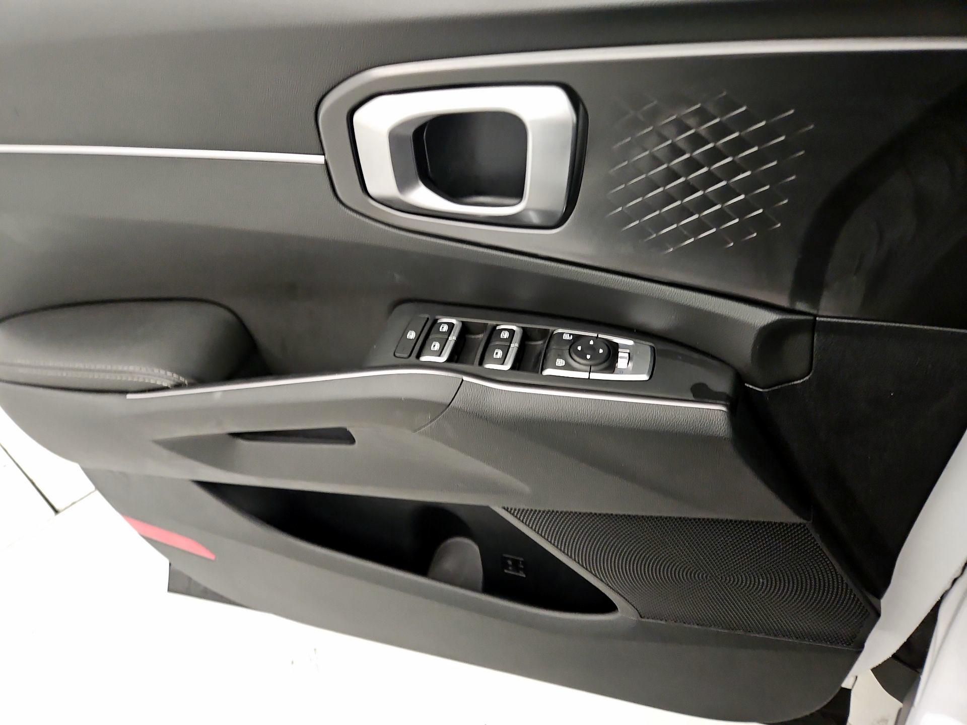 Thumbnail: 2022 Kia Sorento - 12