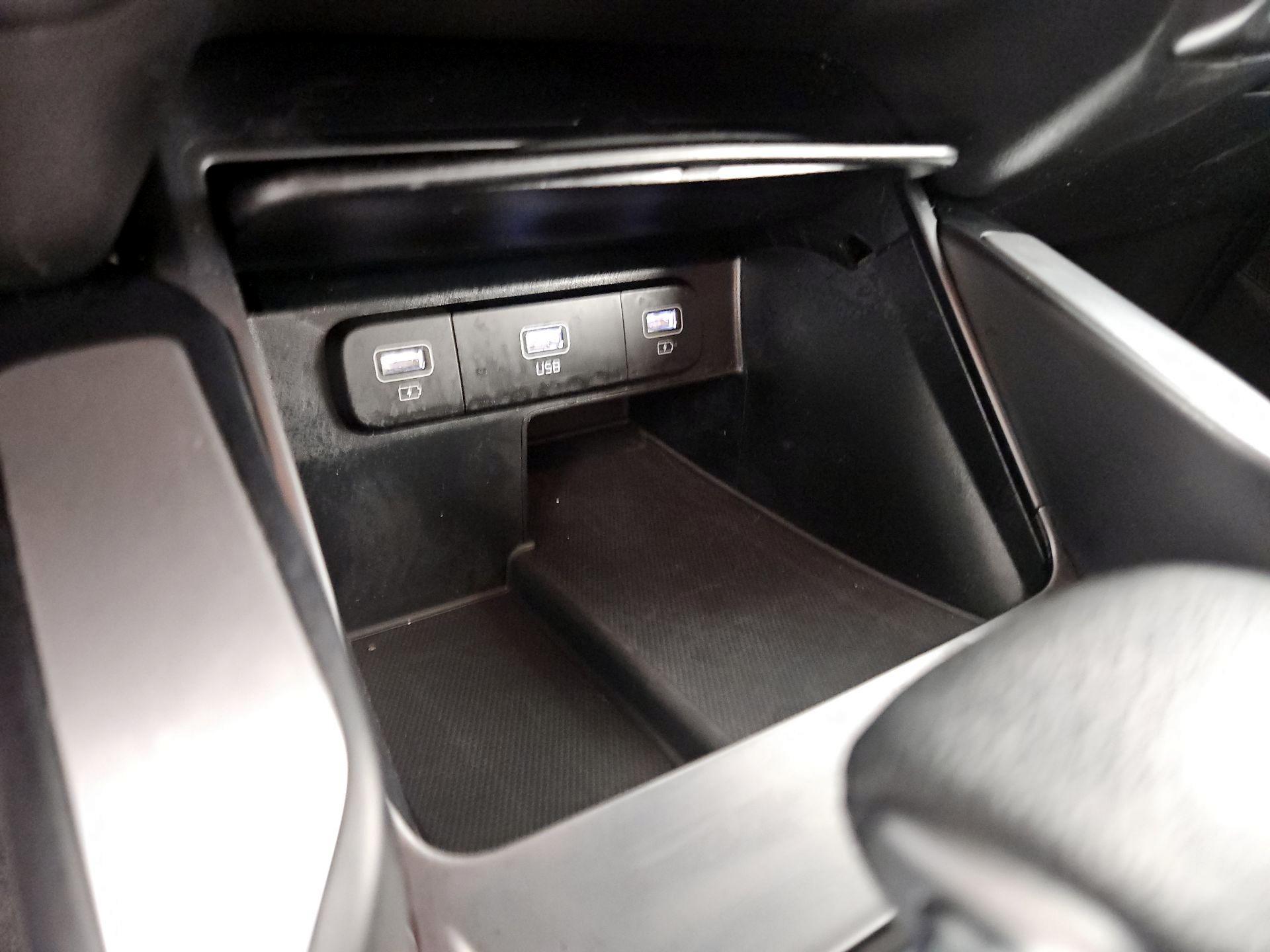 Thumbnail: 2022 Kia Sorento - 18