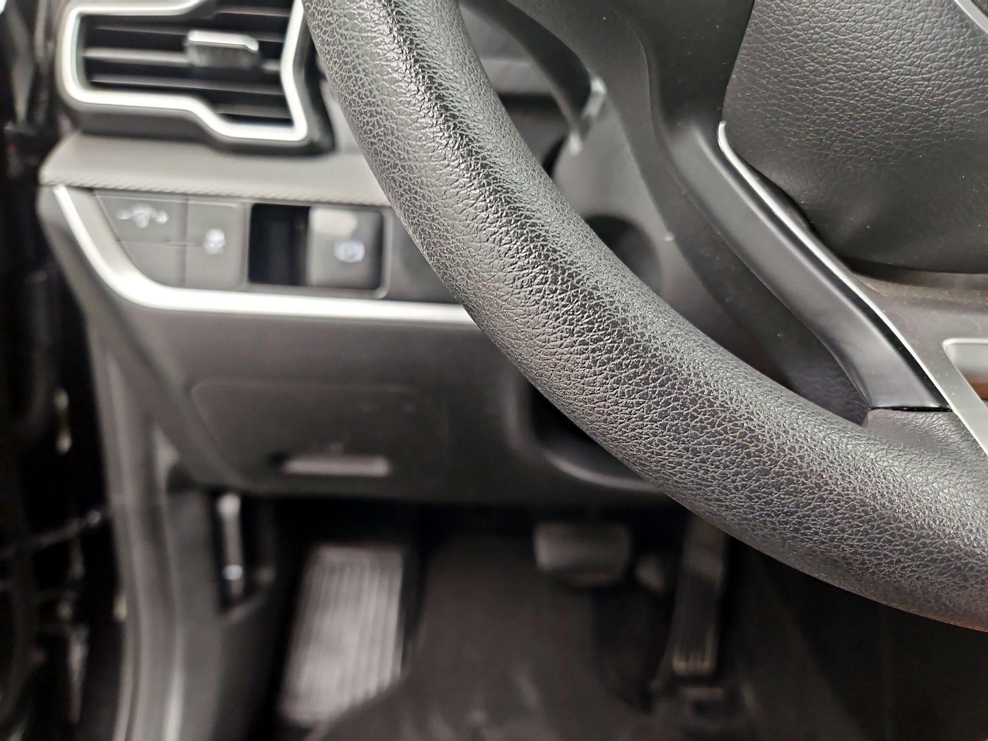 Thumbnail: 2023 Kia Sportage - 13