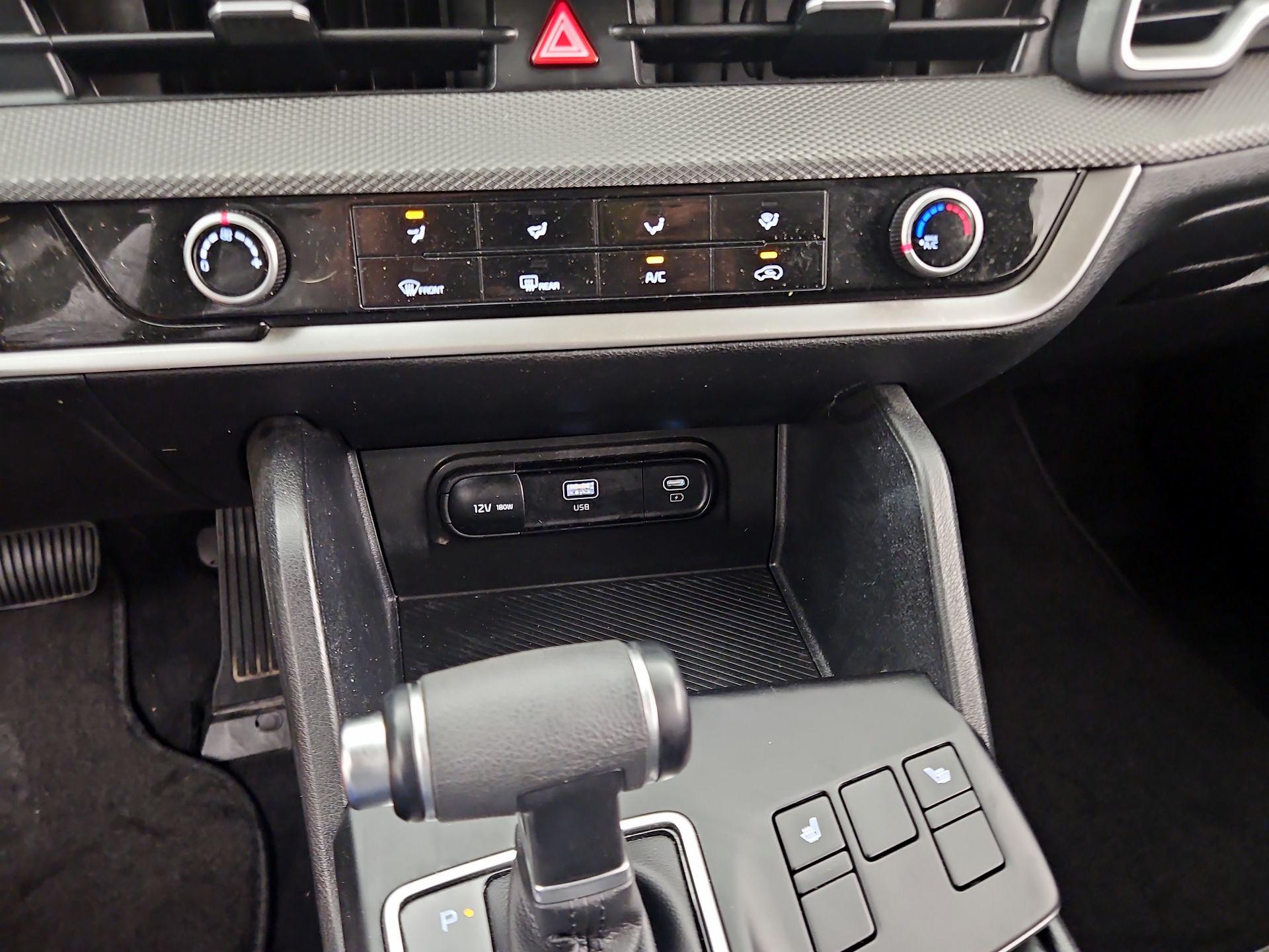 Thumbnail: 2023 Kia Sportage - 16