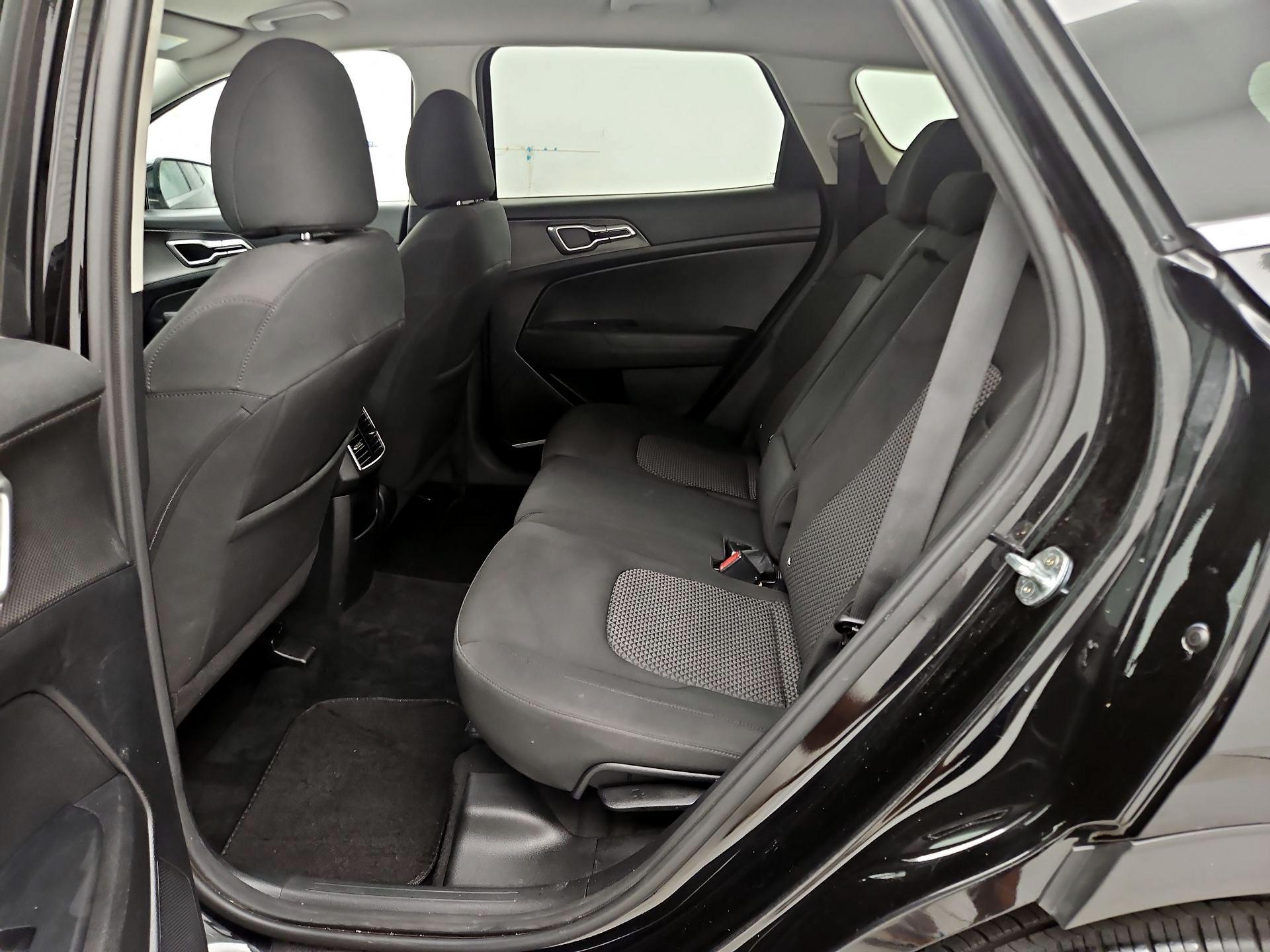 Thumbnail: 2023 Kia Sportage - 19