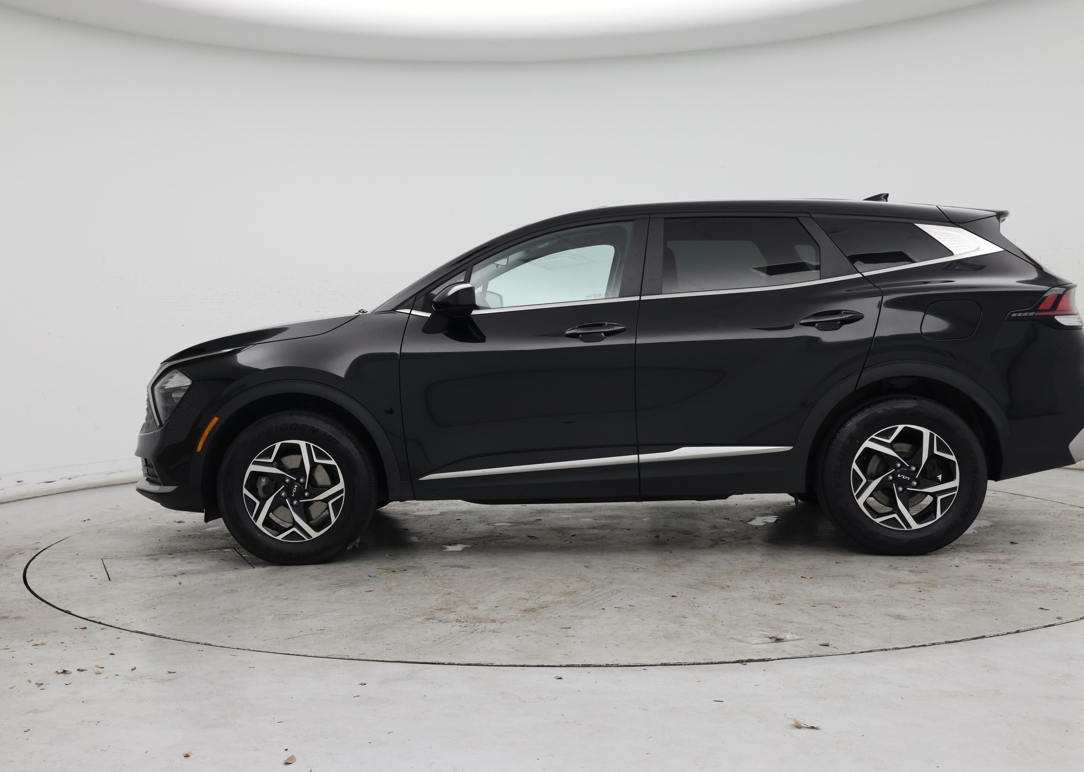 Thumbnail: 2023 Kia Sportage - 3