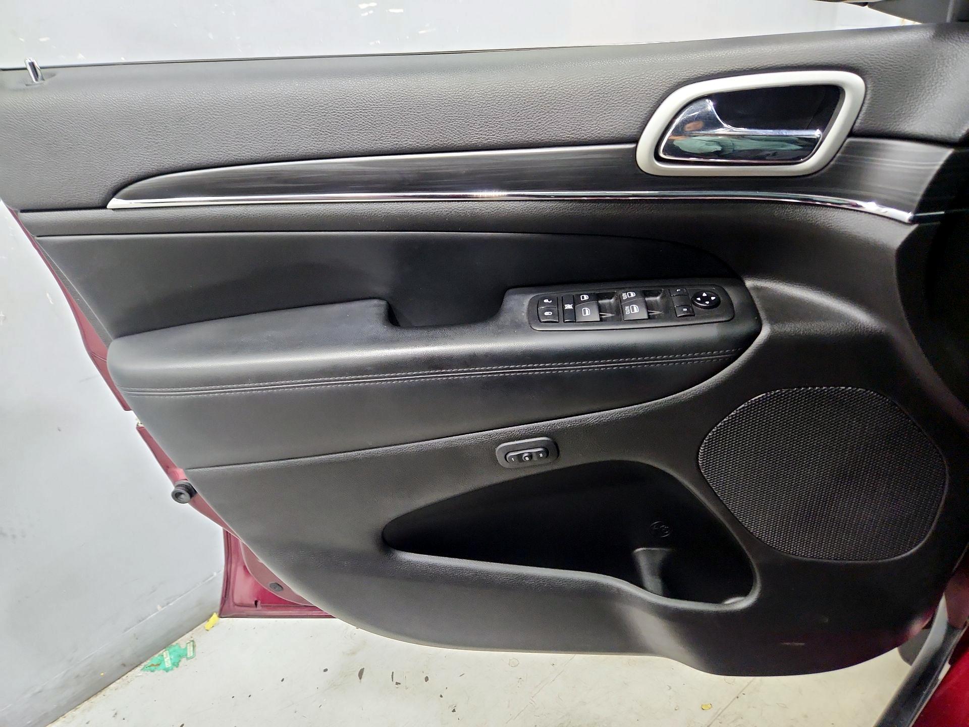 Thumbnail: 2021 Jeep Grand Cherokee - 12