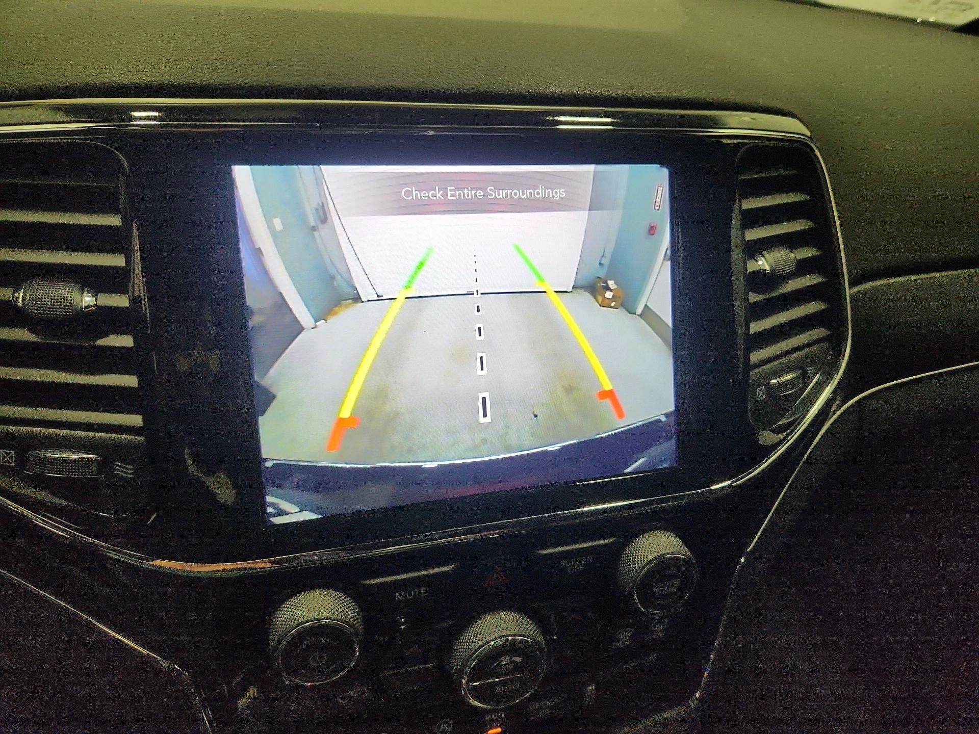 Thumbnail: 2021 Jeep Grand Cherokee - 14