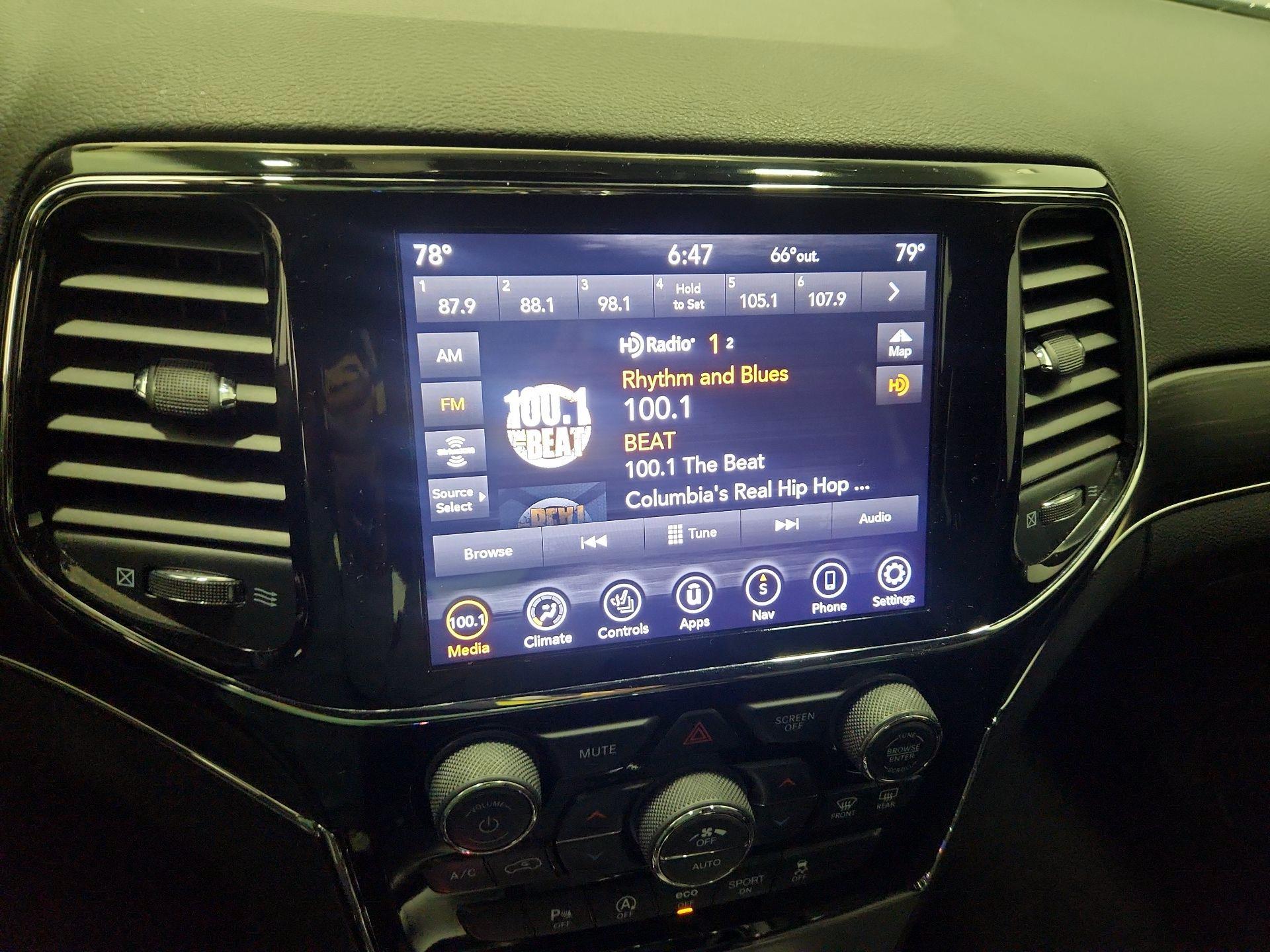 Thumbnail: 2021 Jeep Grand Cherokee - 15