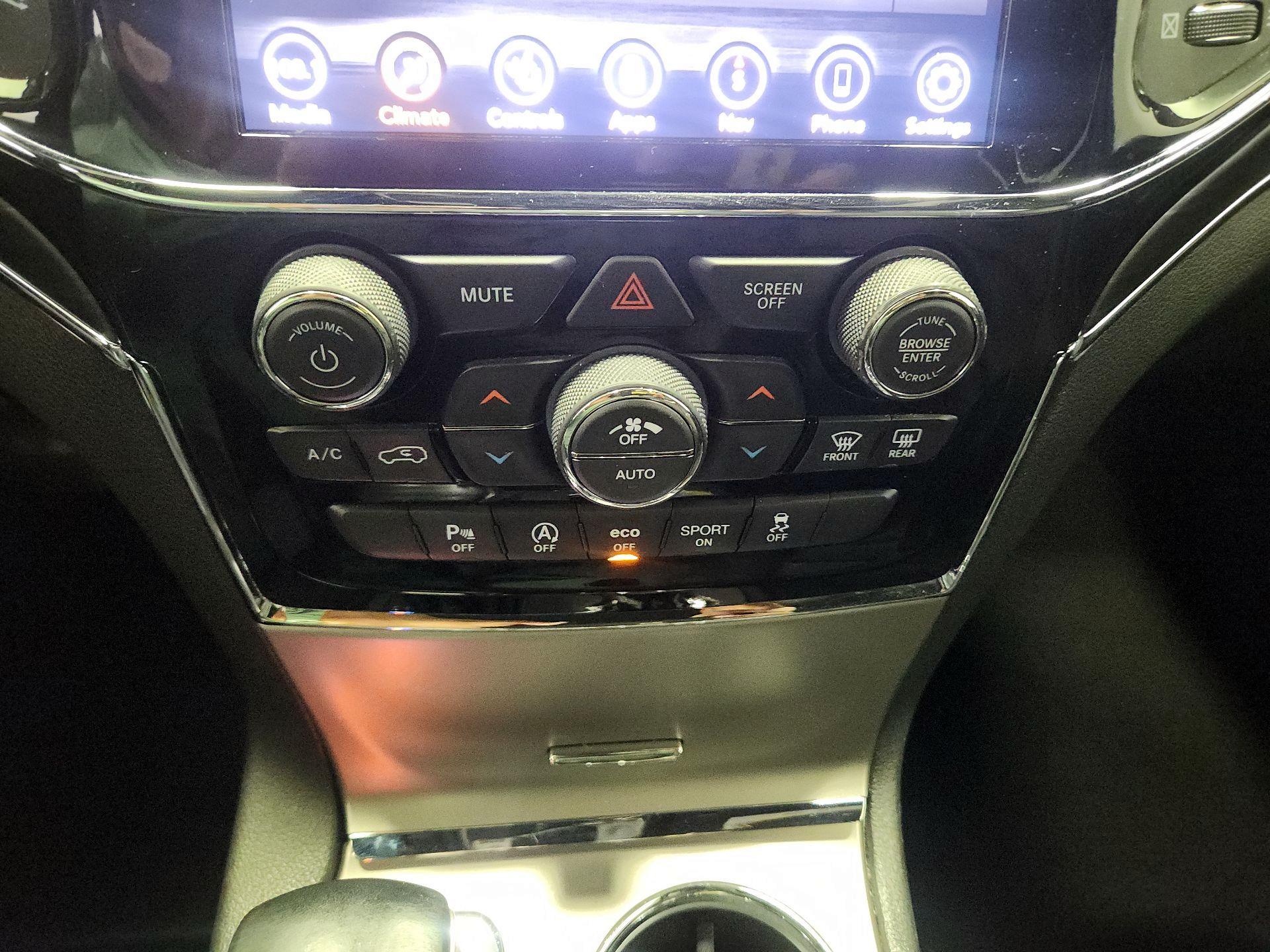 Thumbnail: 2021 Jeep Grand Cherokee - 16