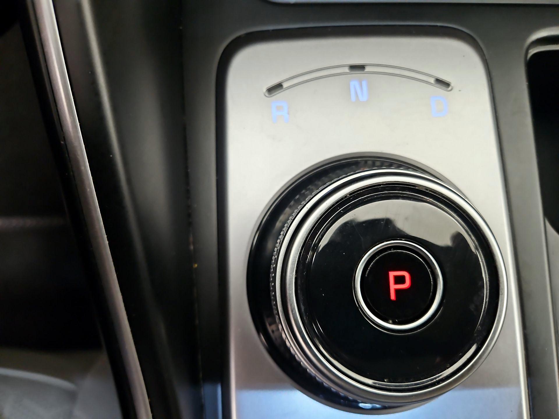 Thumbnail: 2023 Kia Sorento - 18