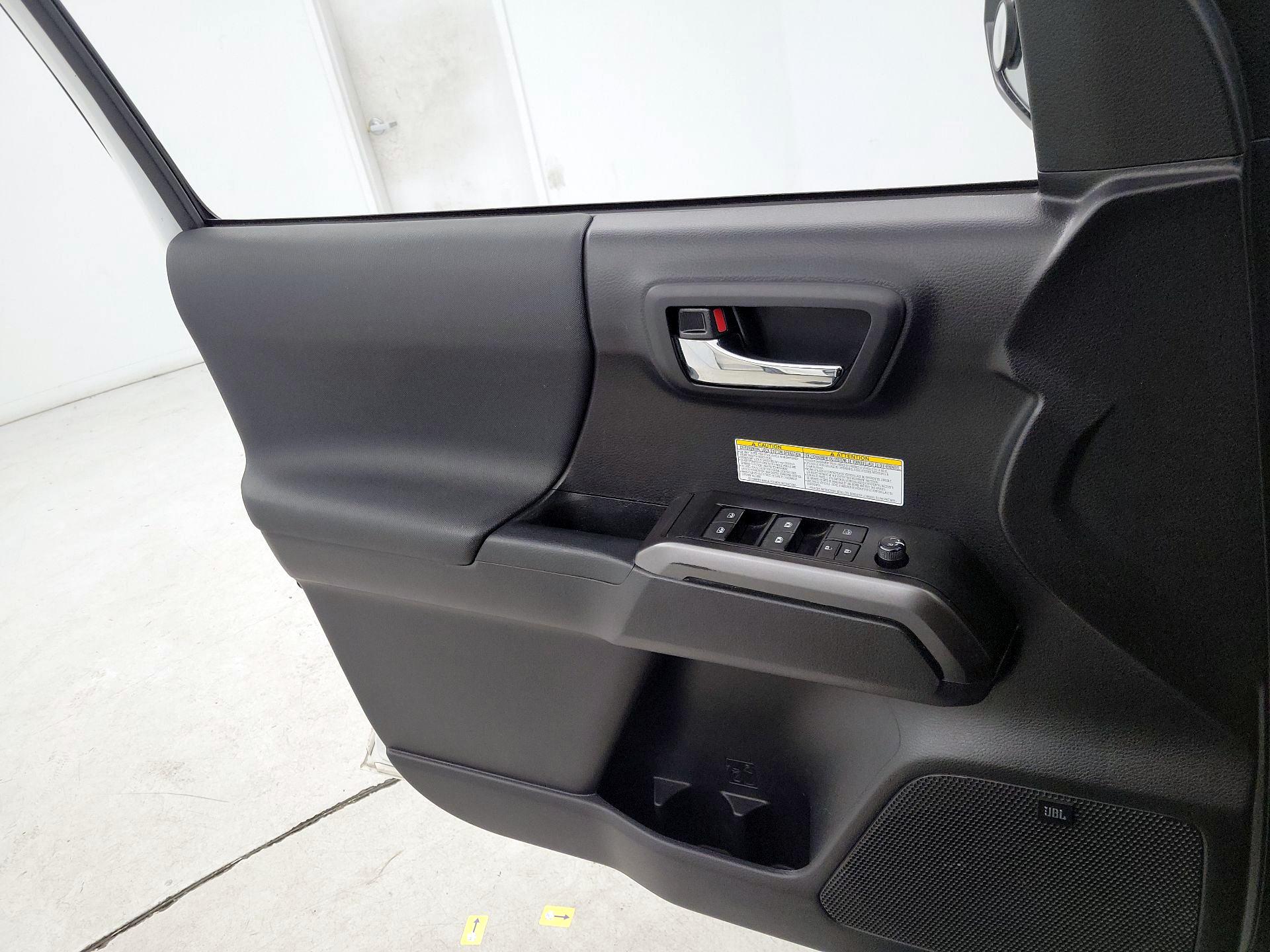 Thumbnail: 2020 Toyota Tacoma - 12