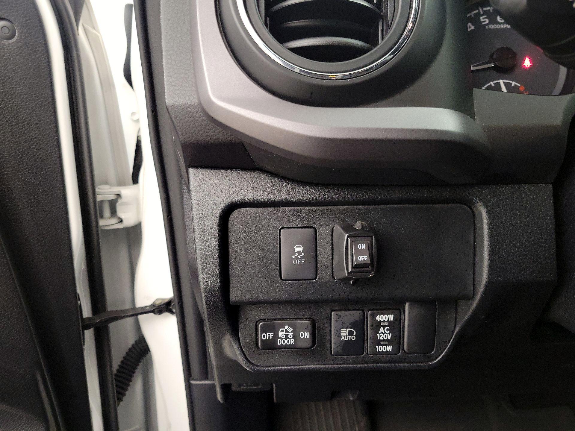 Thumbnail: 2020 Toyota Tacoma - 13