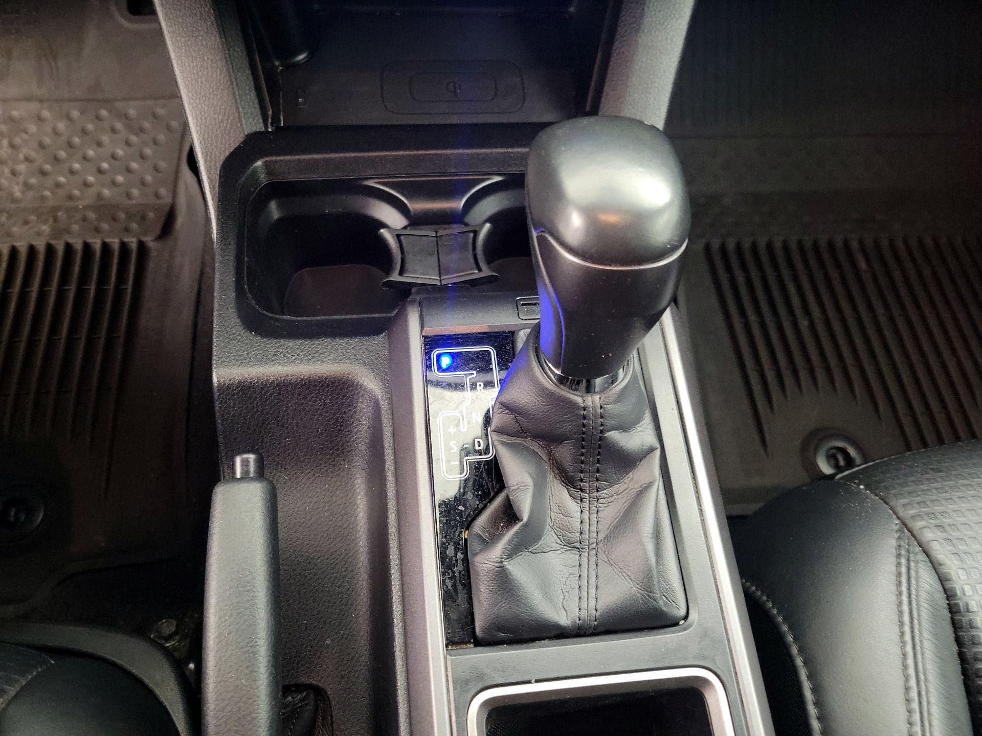 Thumbnail: 2020 Toyota Tacoma - 18