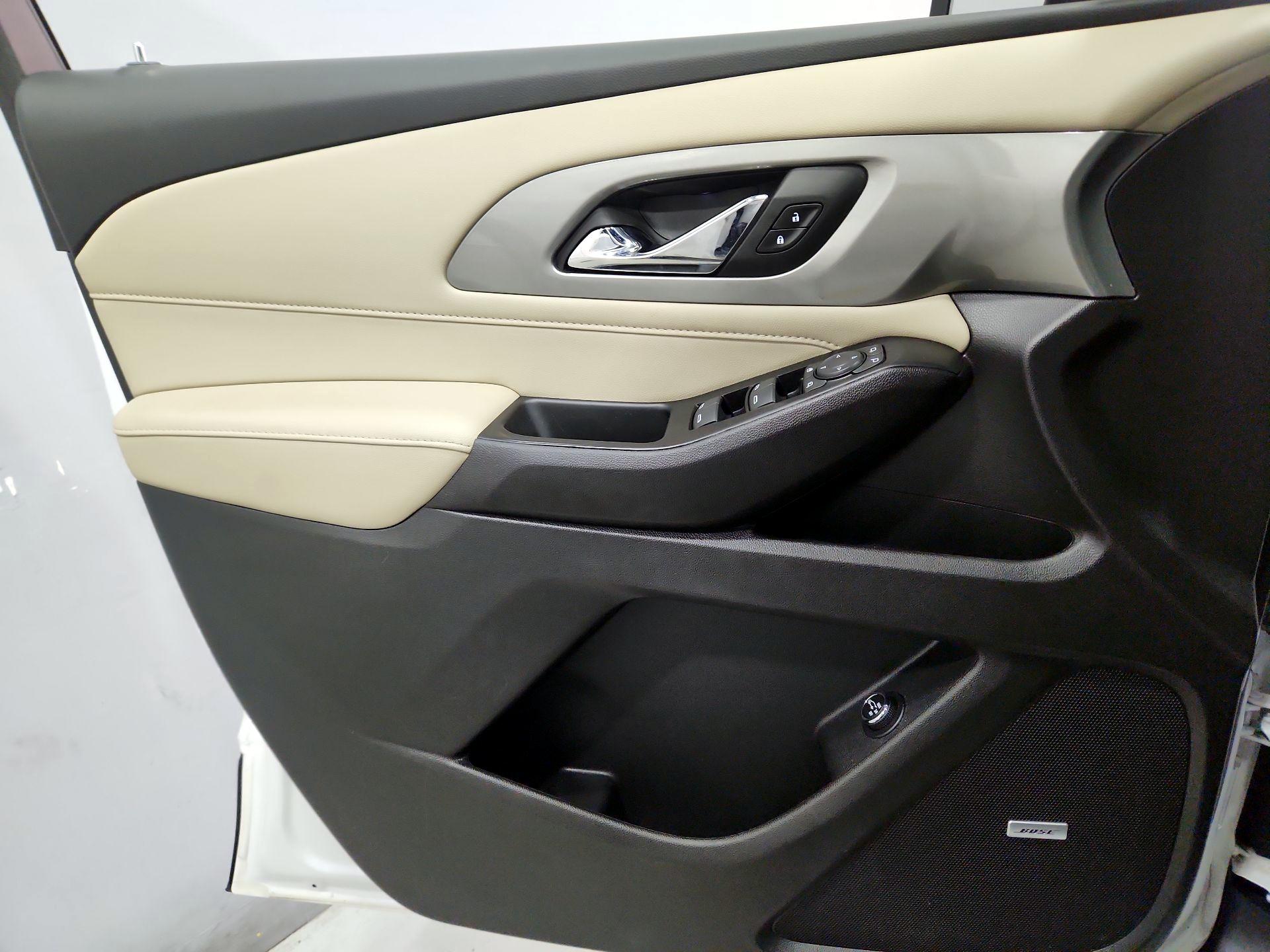 Thumbnail: 2023 Chevrolet Traverse - 12