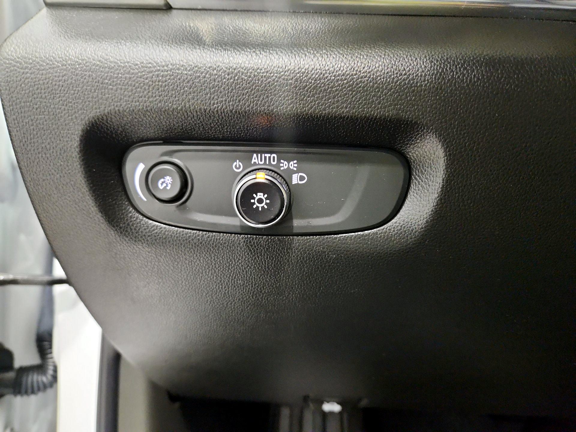 Thumbnail: 2023 Chevrolet Traverse - 13