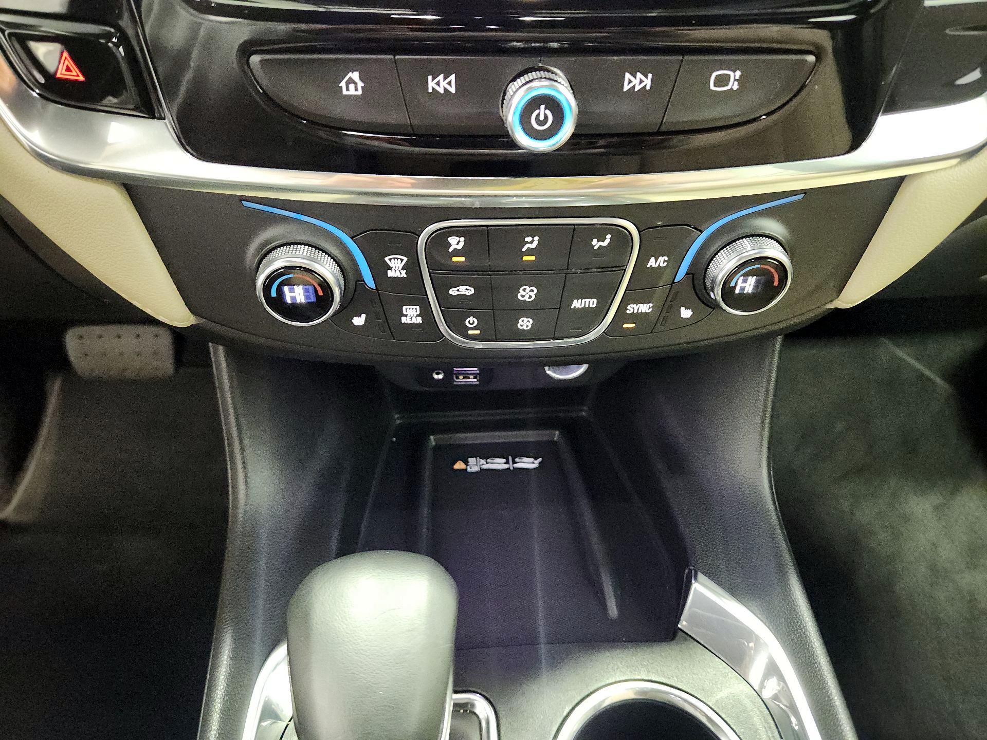 Thumbnail: 2023 Chevrolet Traverse - 16