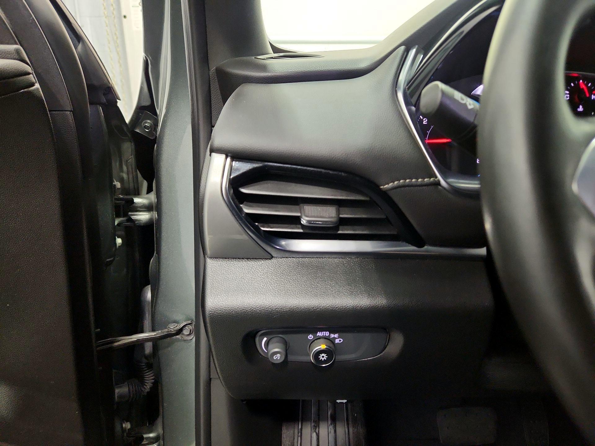 Thumbnail: 2023 Chevrolet Traverse - 13