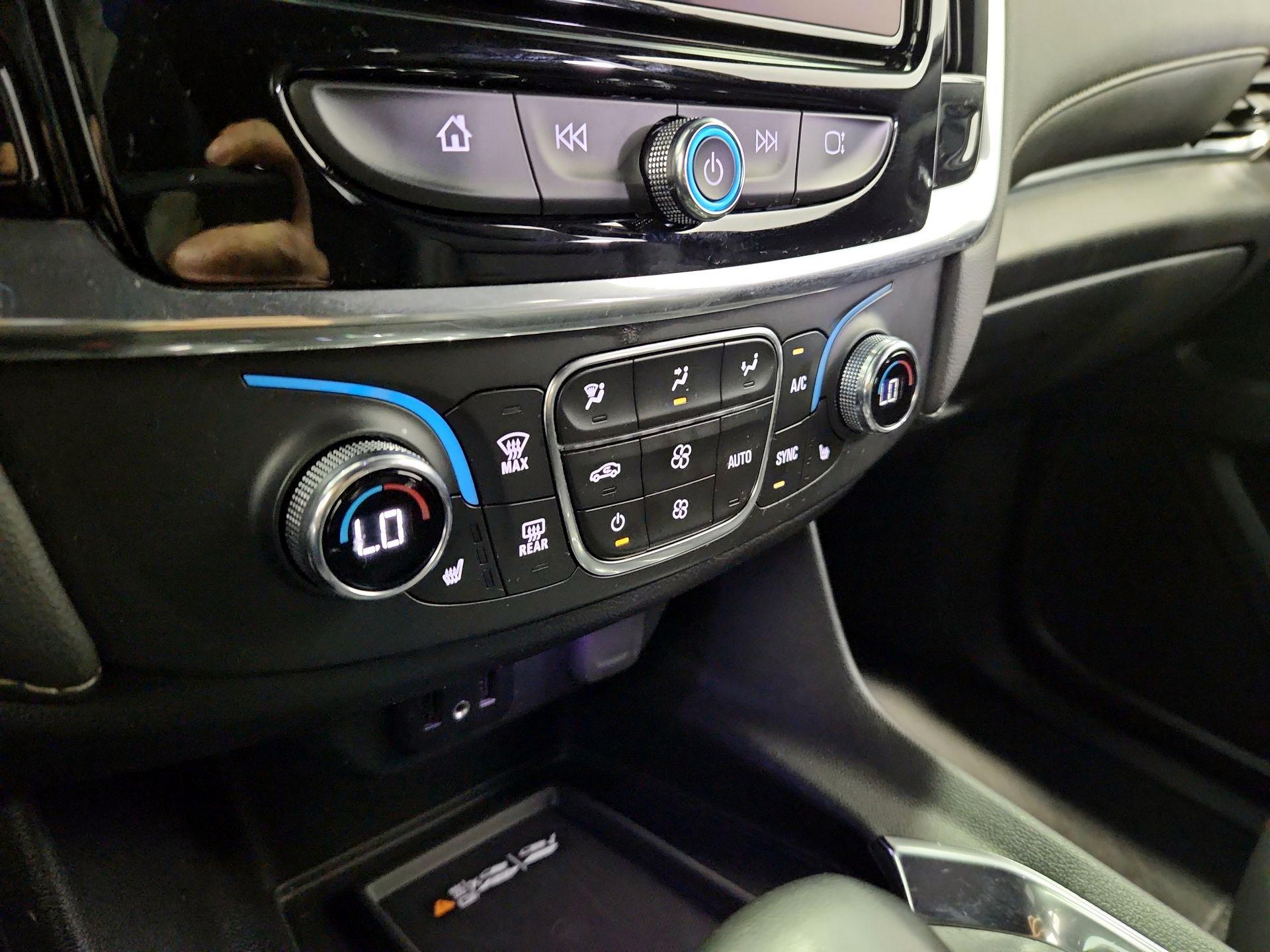 Thumbnail: 2023 Chevrolet Traverse - 16