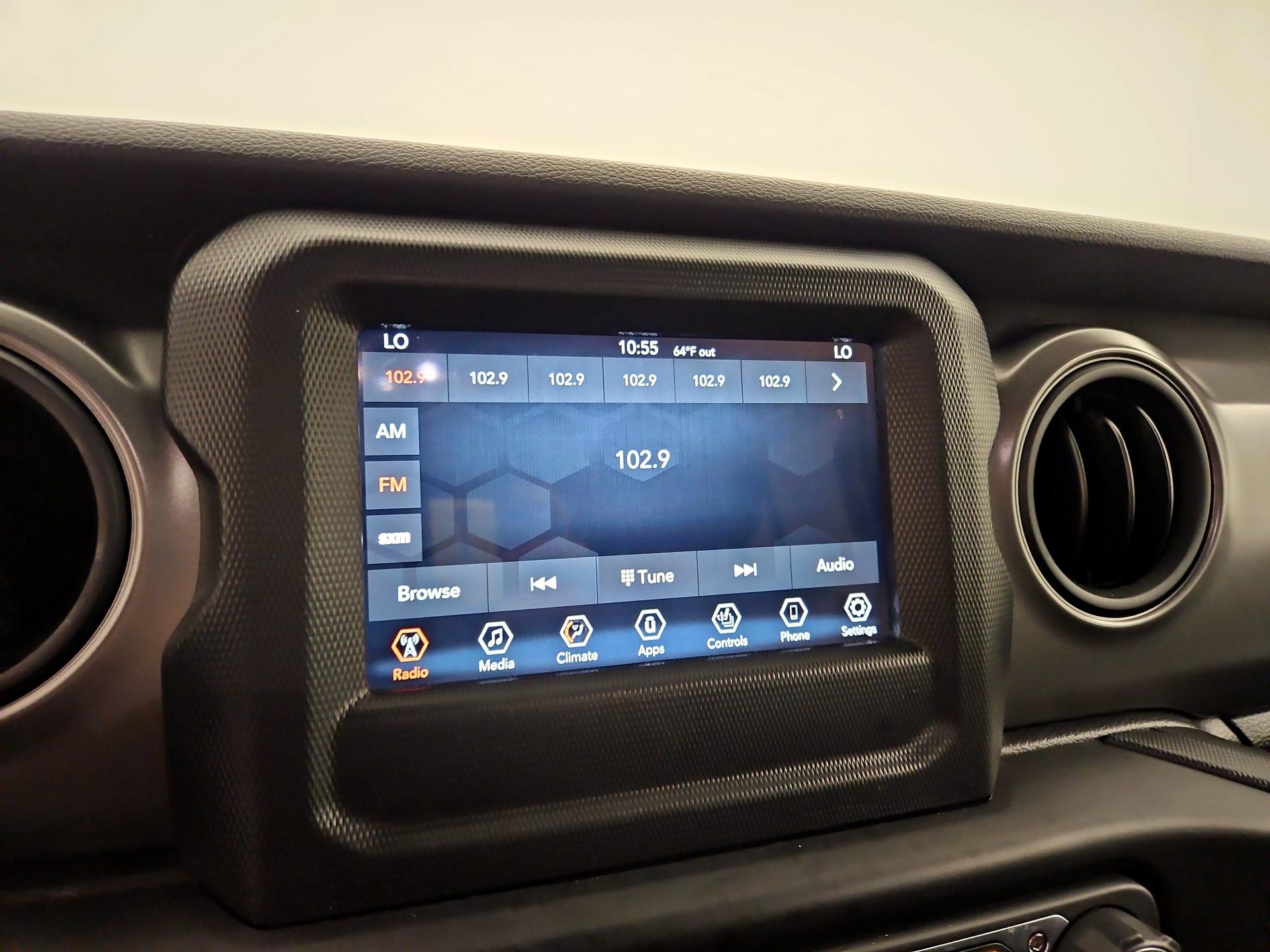 Thumbnail: 2022 Jeep Wrangler - 15