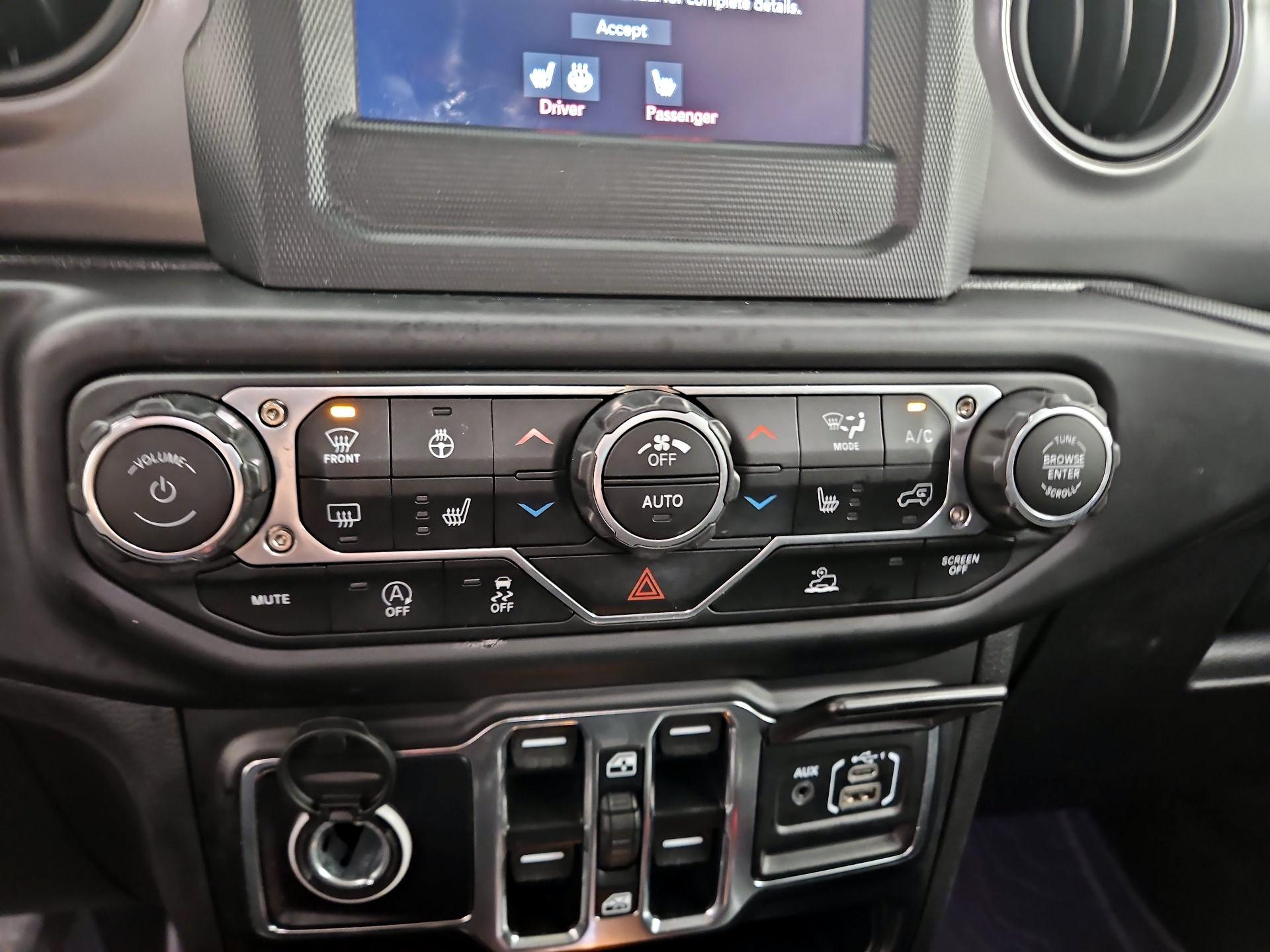 Thumbnail: 2022 Jeep Wrangler - 16