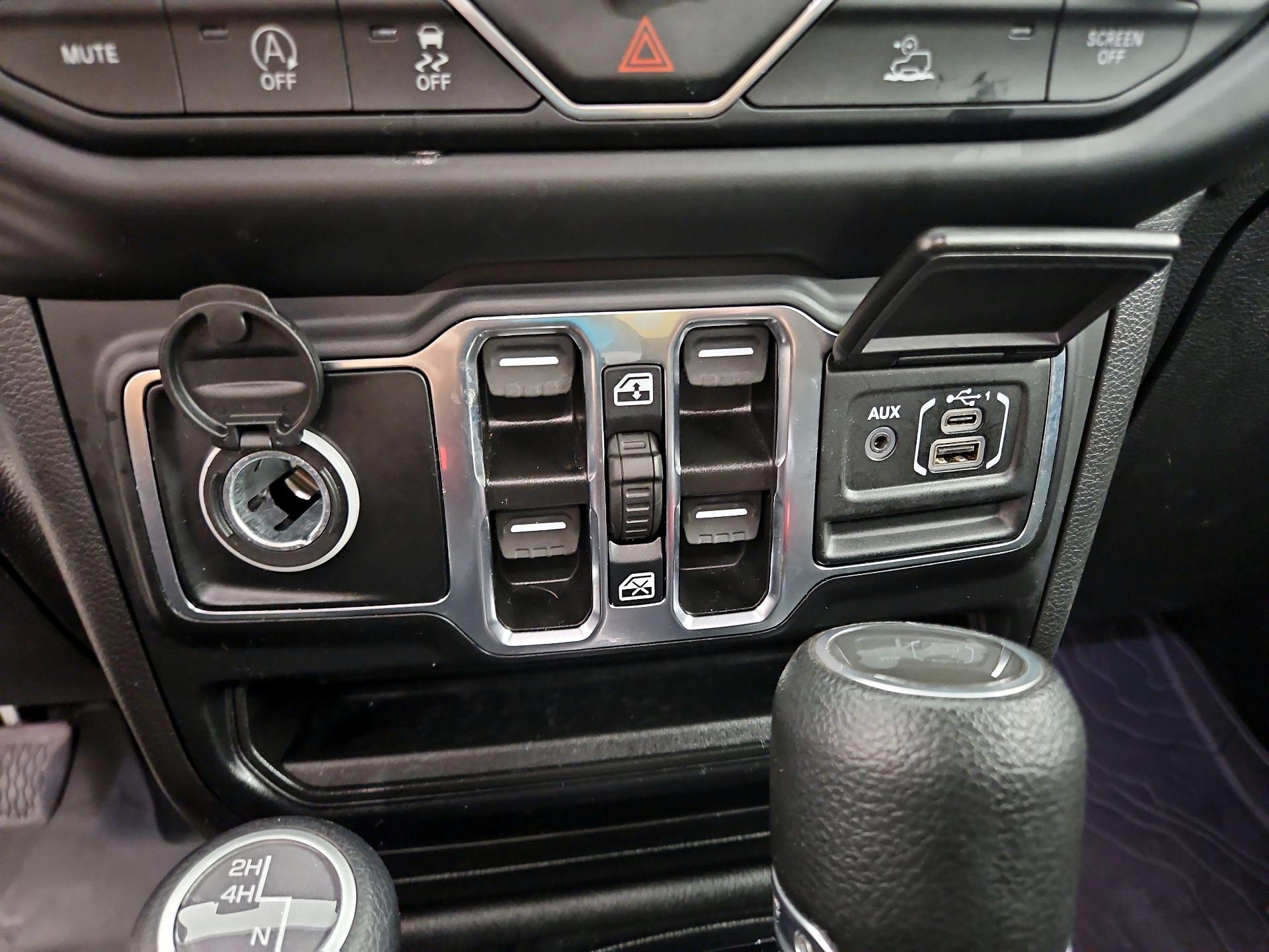 Thumbnail: 2022 Jeep Wrangler - 18