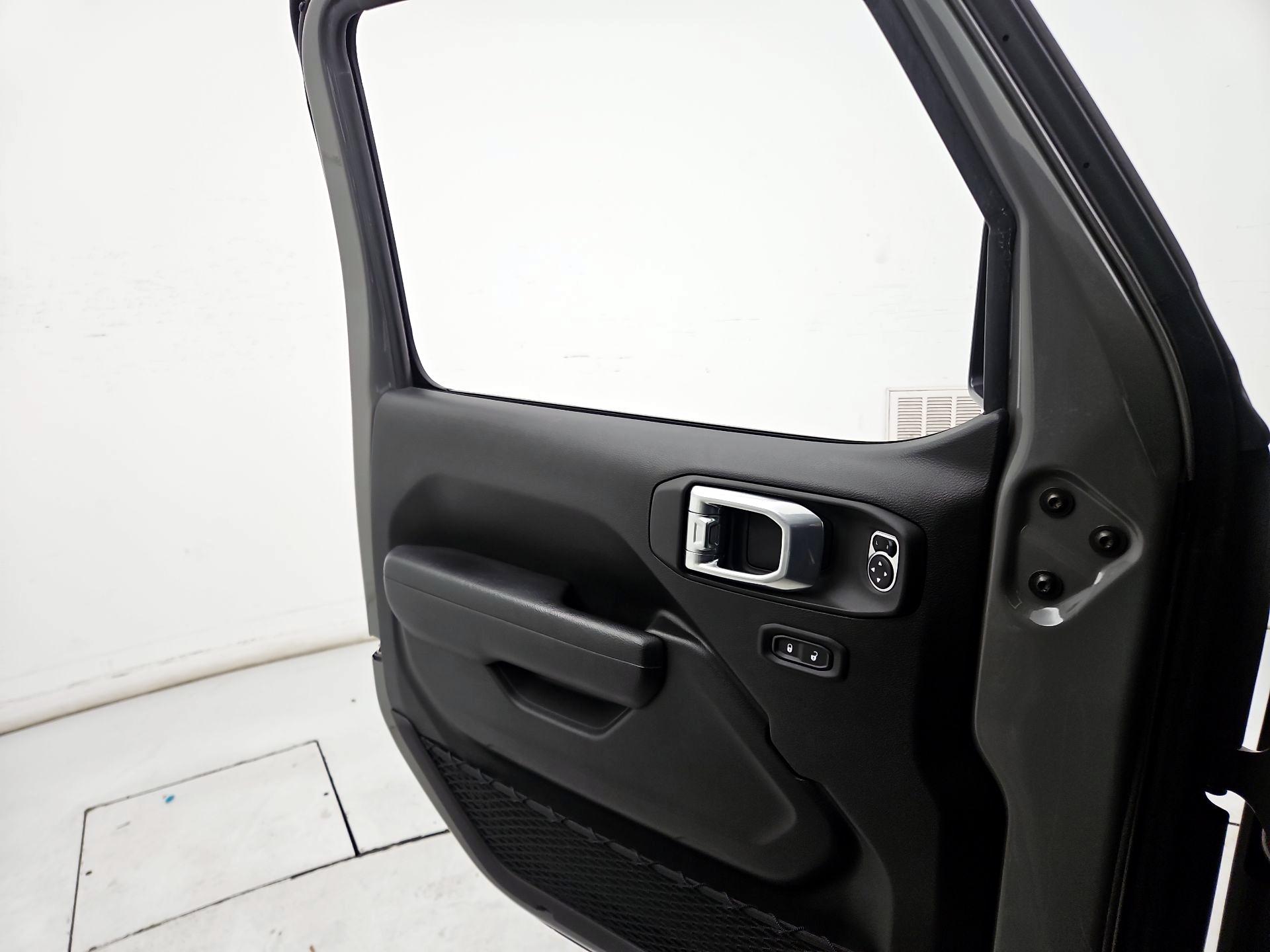 Thumbnail: 2022 Jeep Wrangler - 12