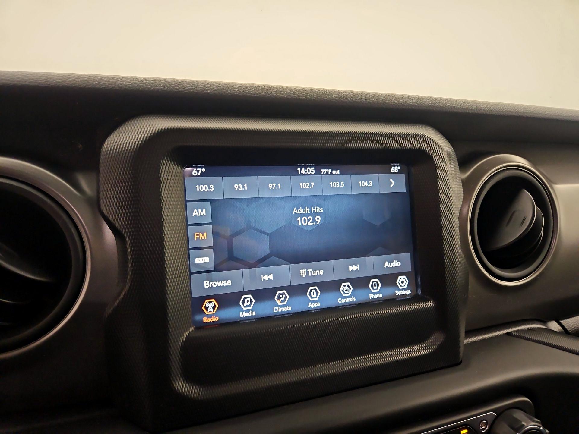 Thumbnail: 2022 Jeep Wrangler - 15