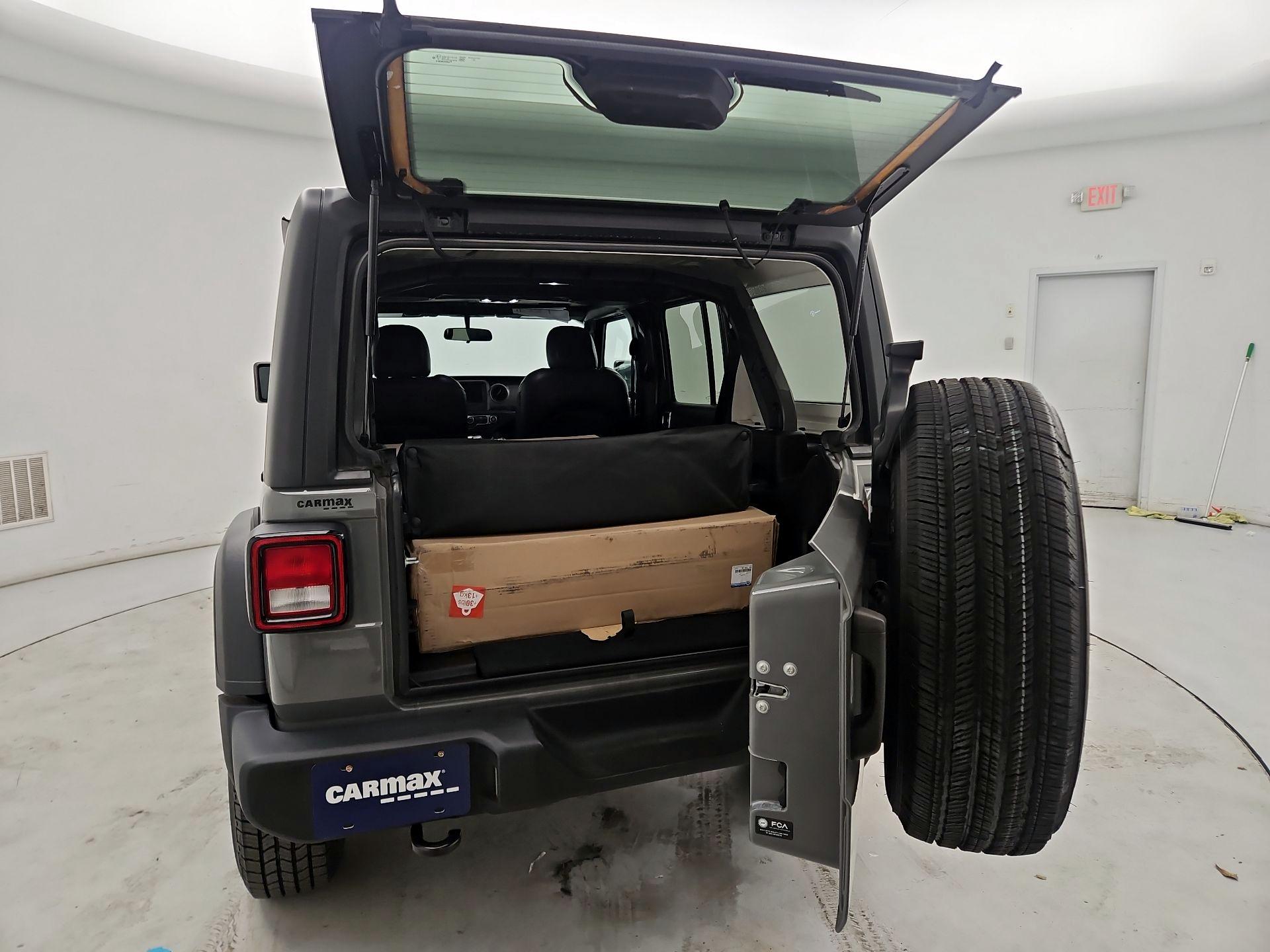 Thumbnail: 2022 Jeep Wrangler - 20