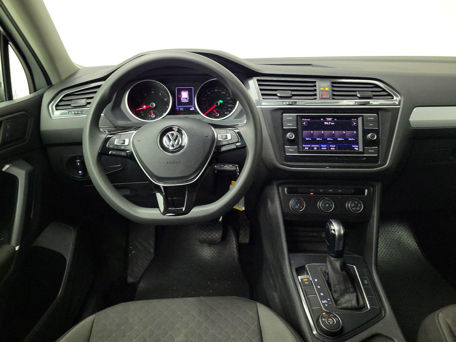 Thumbnail: 2020 Volkswagen Tiguan - 10