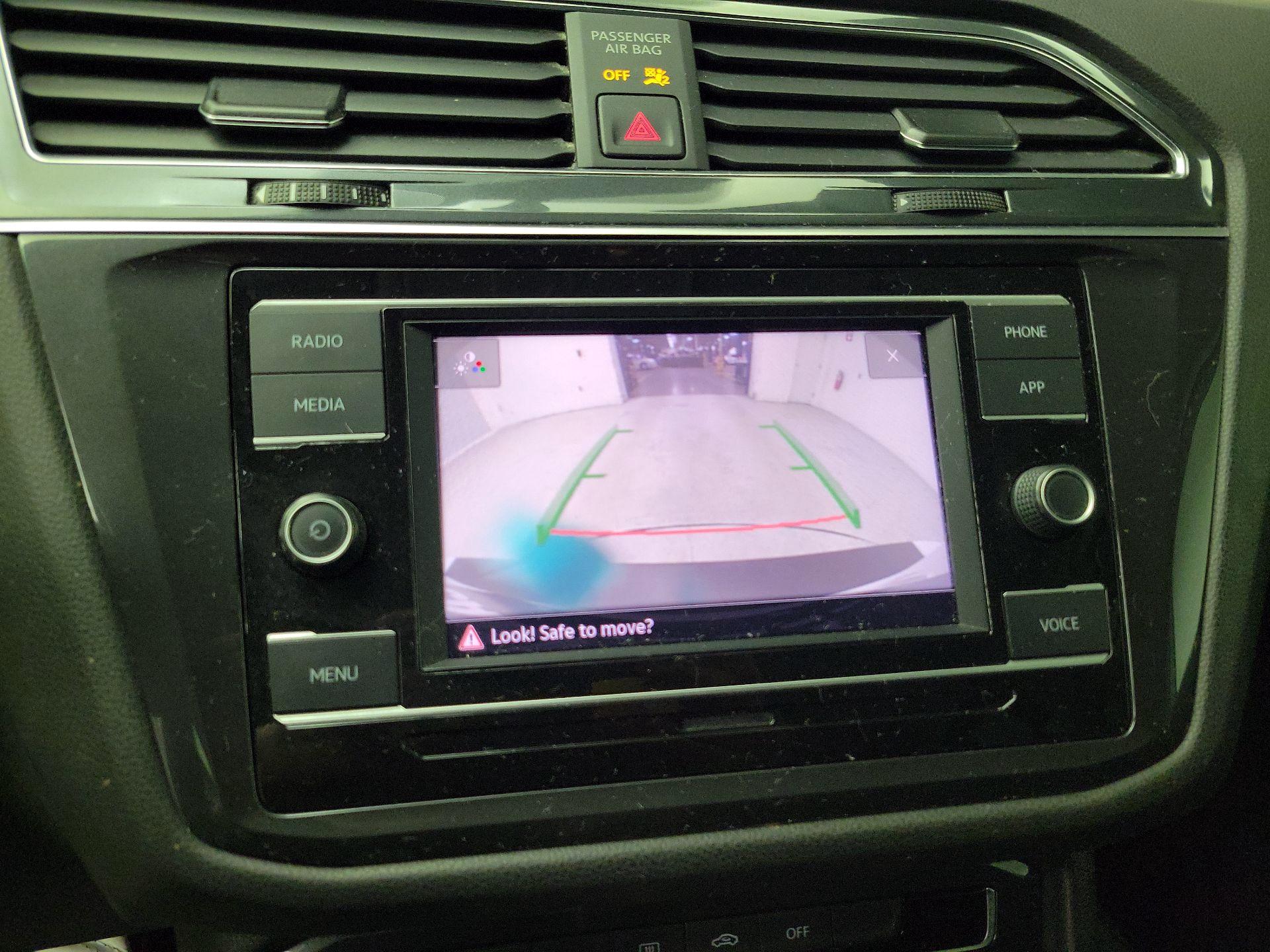 Thumbnail: 2020 Volkswagen Tiguan - 14