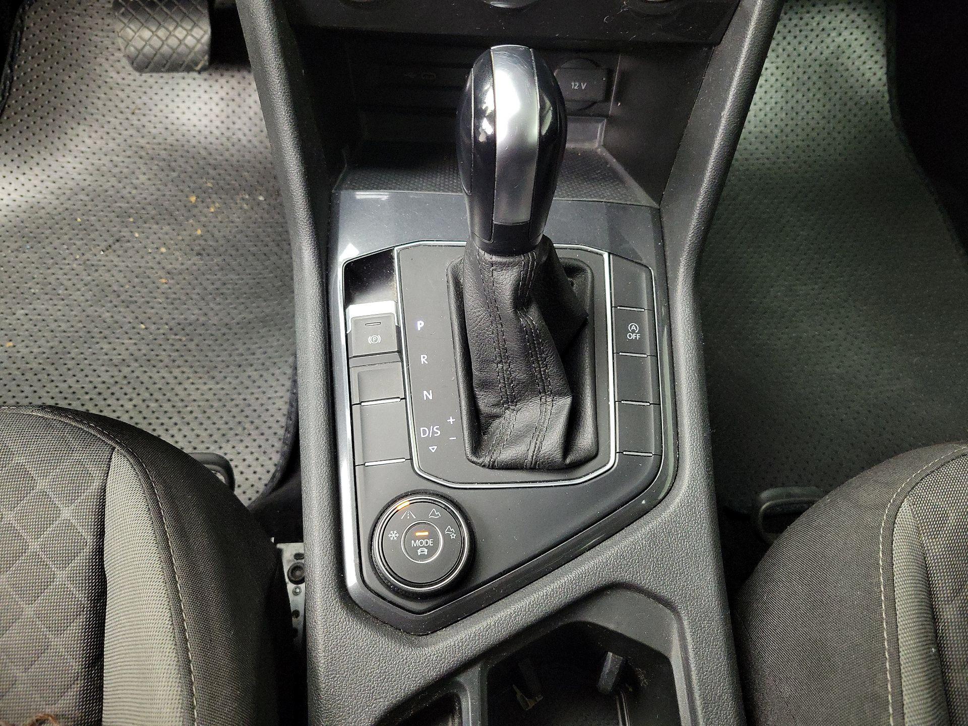 Thumbnail: 2020 Volkswagen Tiguan - 17