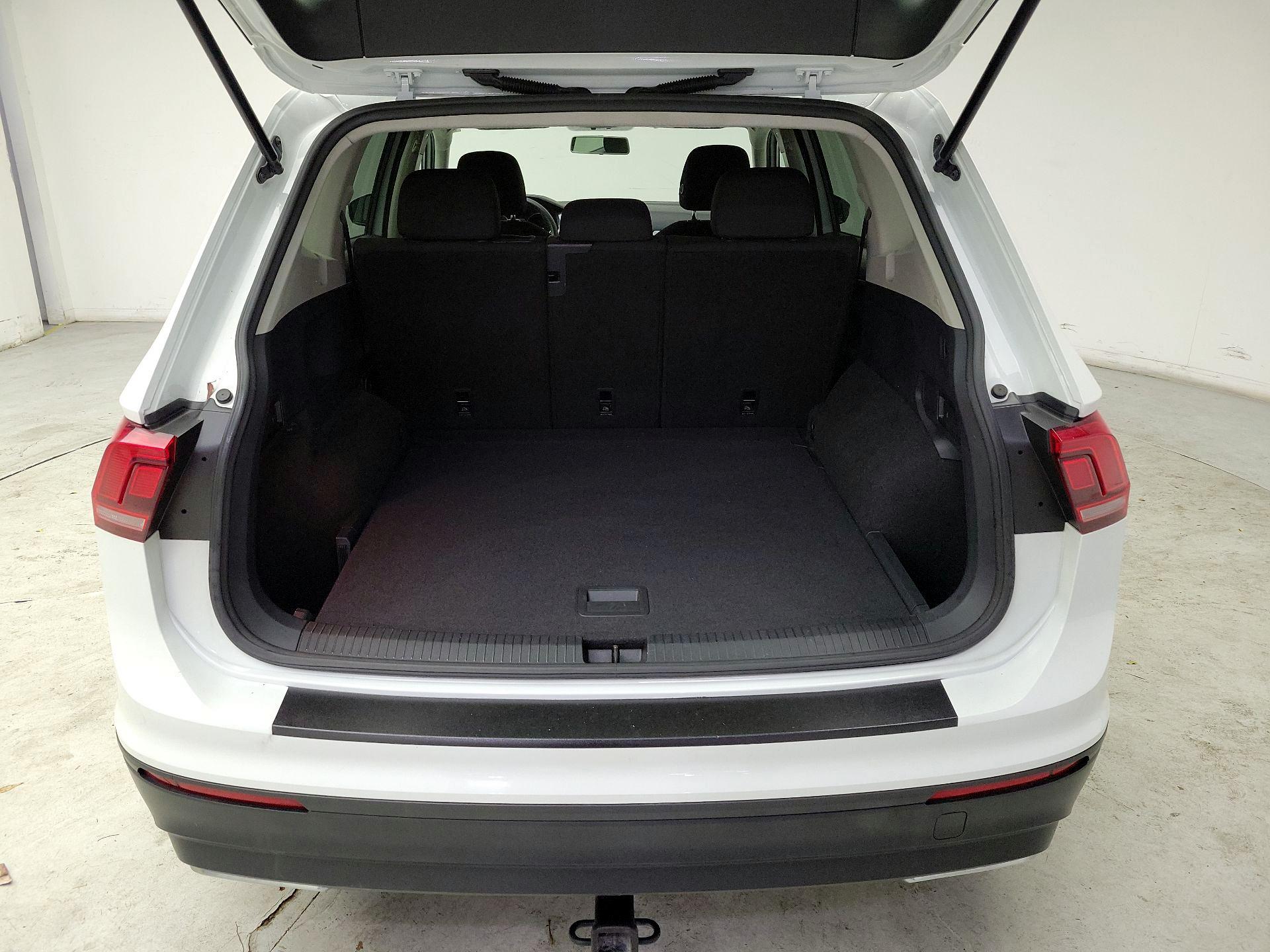 Thumbnail: 2020 Volkswagen Tiguan - 20