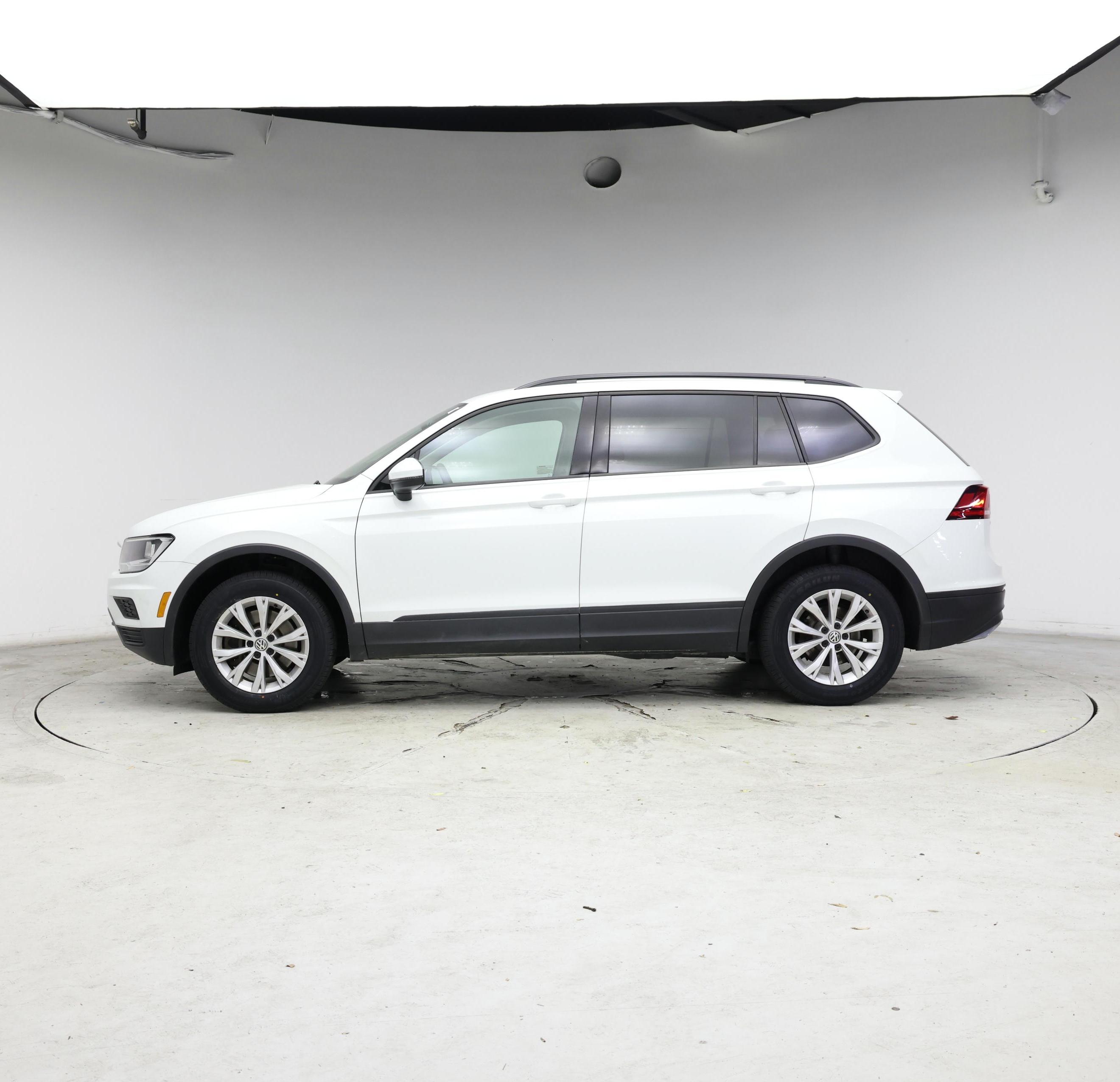 Thumbnail: 2020 Volkswagen Tiguan - 3